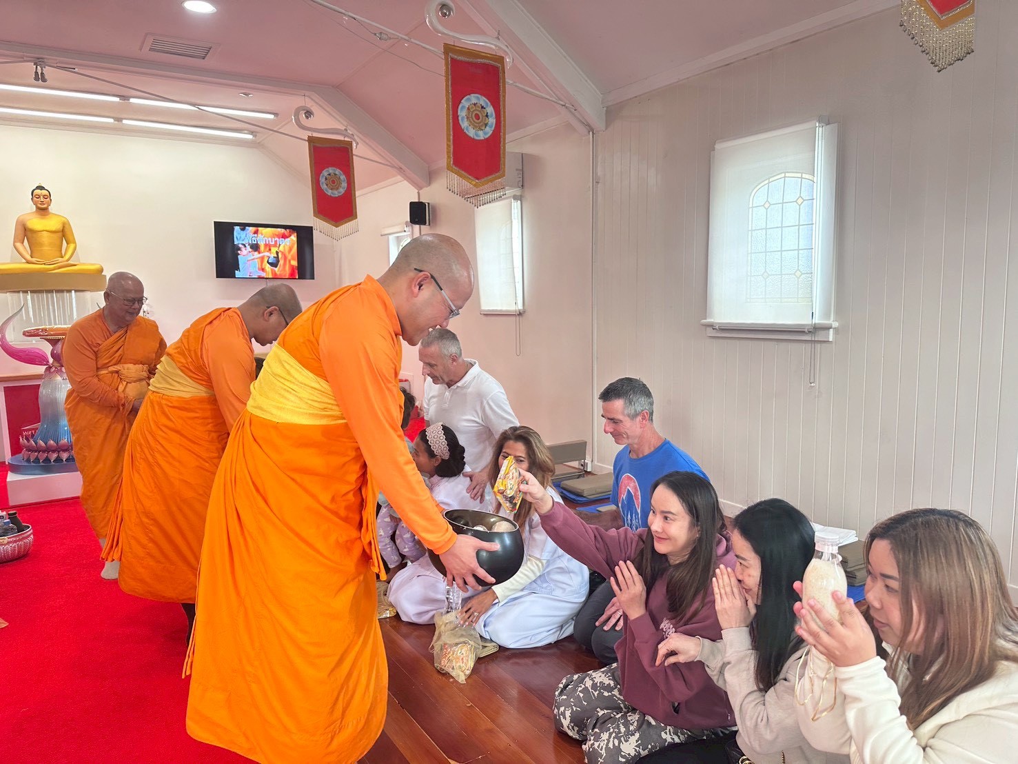 วัดพระธรรมกายโอ๊คแลนด์ จัดงานบุญบูชาข้าวพระ