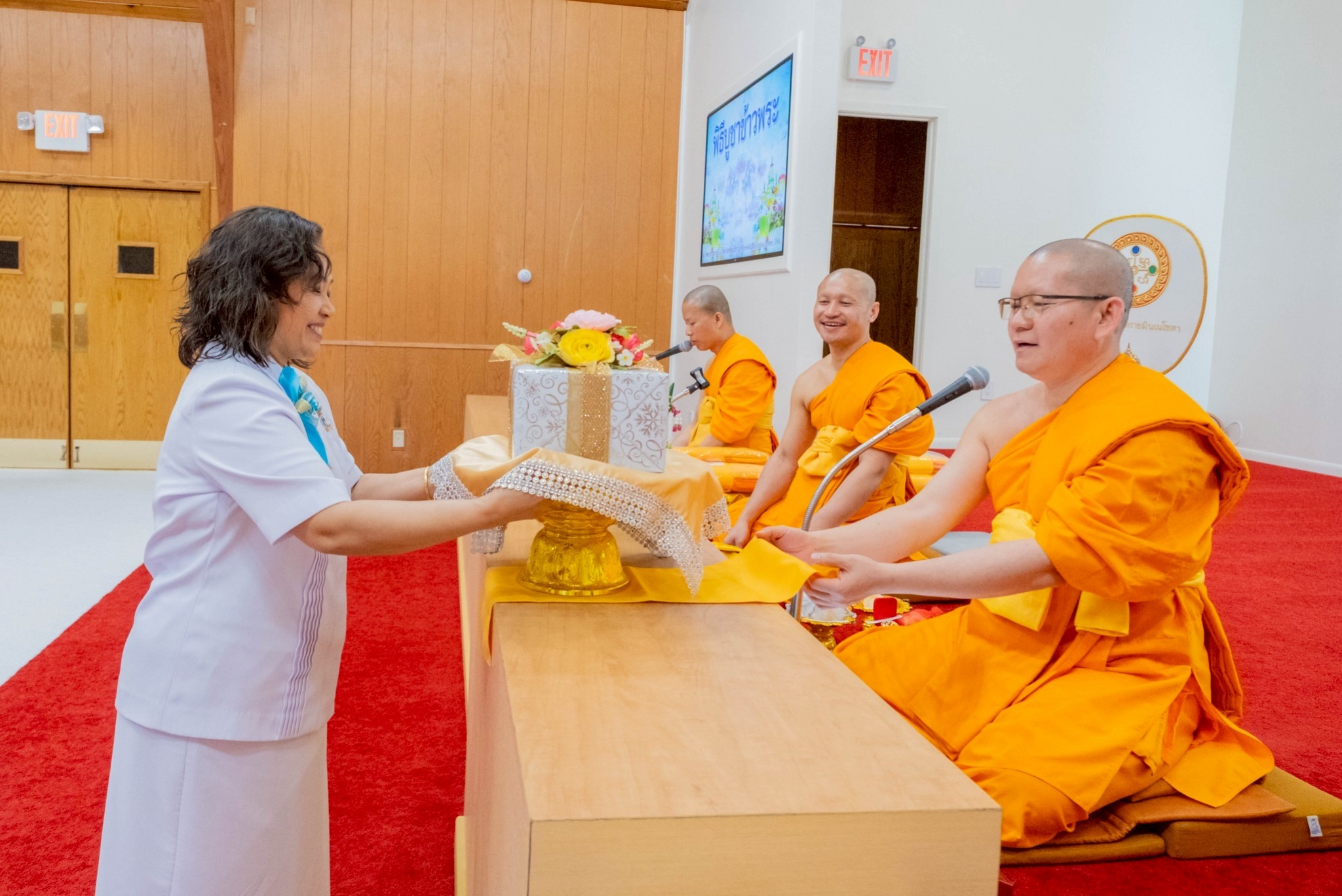 วัดพระธรรมกายมินเนโซตา จัดงานบุญบูชาข้าวพระ