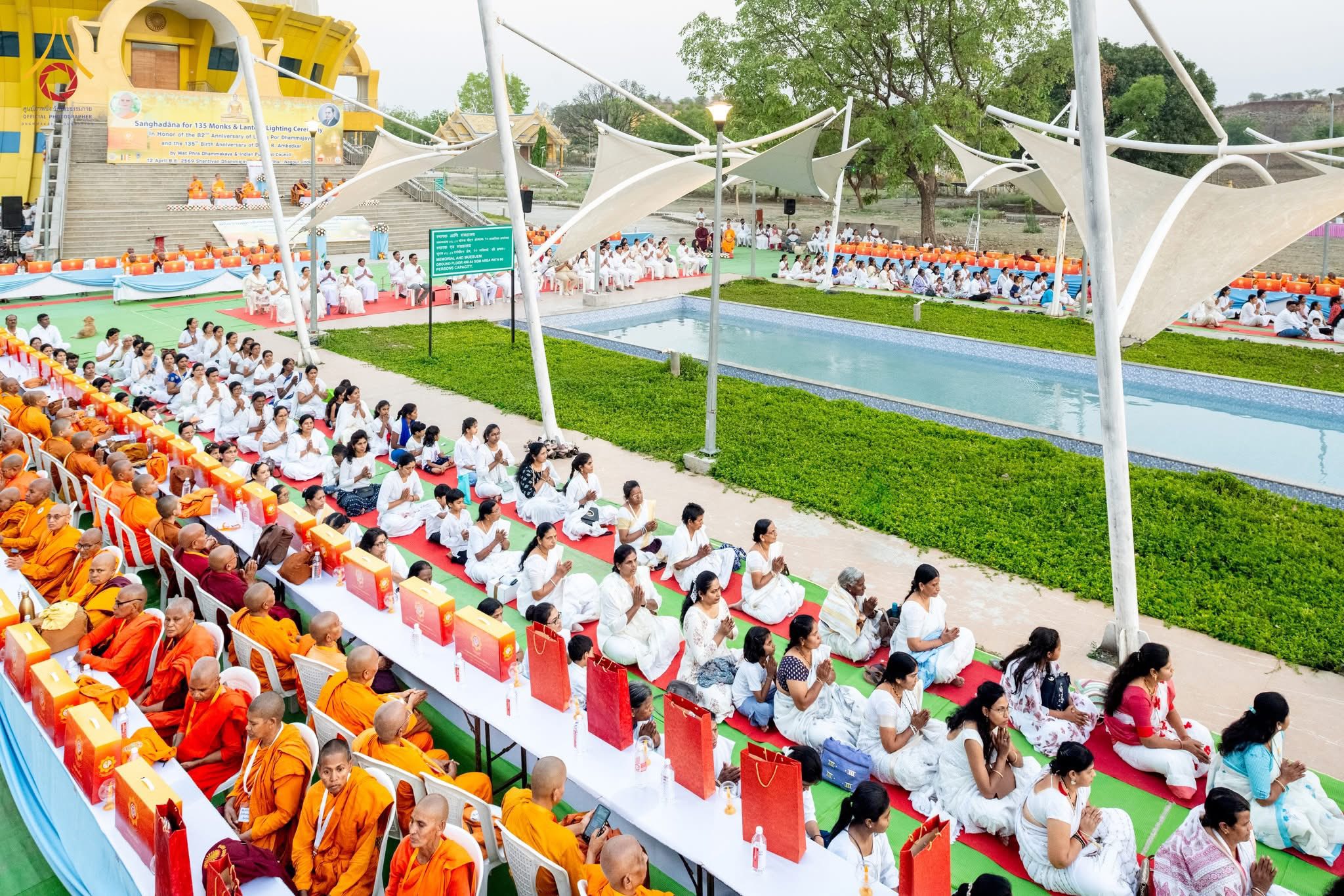 Wat Phra Dhammakaya coordinates with Indian Buddhist Council to offer the monks’ necessities to 135 Indian temples