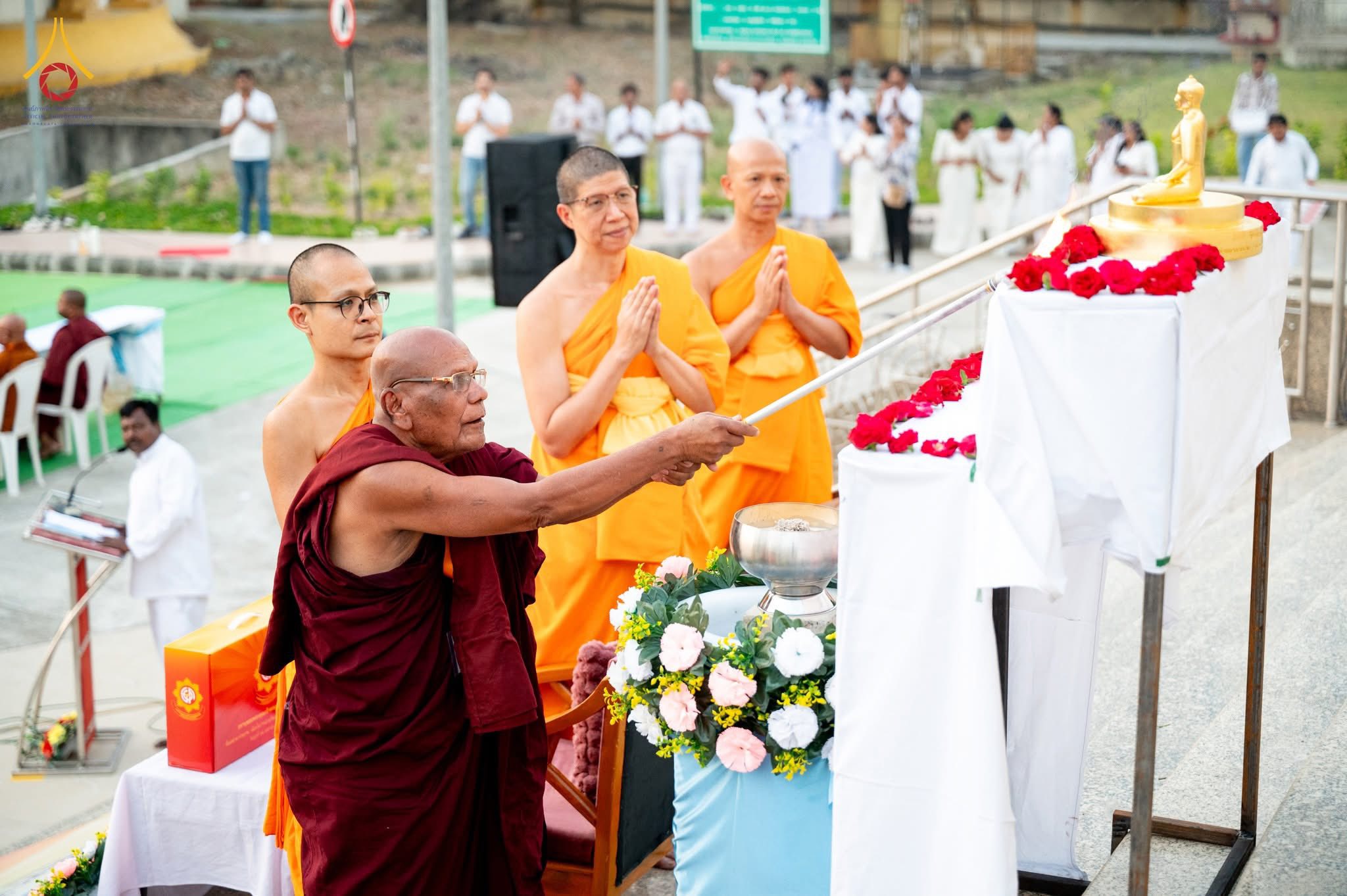Wat Phra Dhammakaya coordinates with Indian Buddhist Council to offer the monks’ necessities to 135 Indian temples