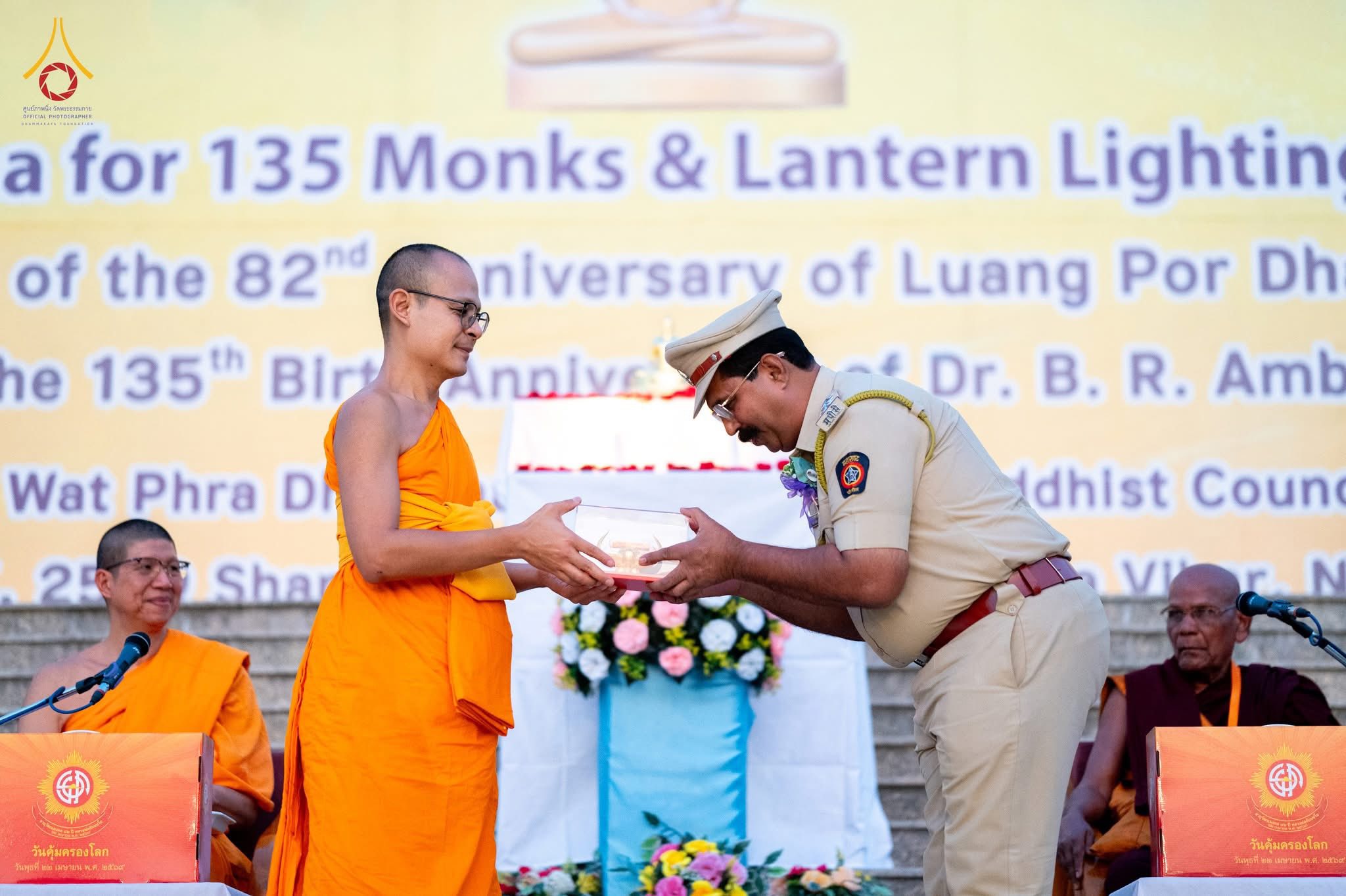 Wat Phra Dhammakaya coordinates with Indian Buddhist Council to offer the monks’ necessities to 135 Indian temples