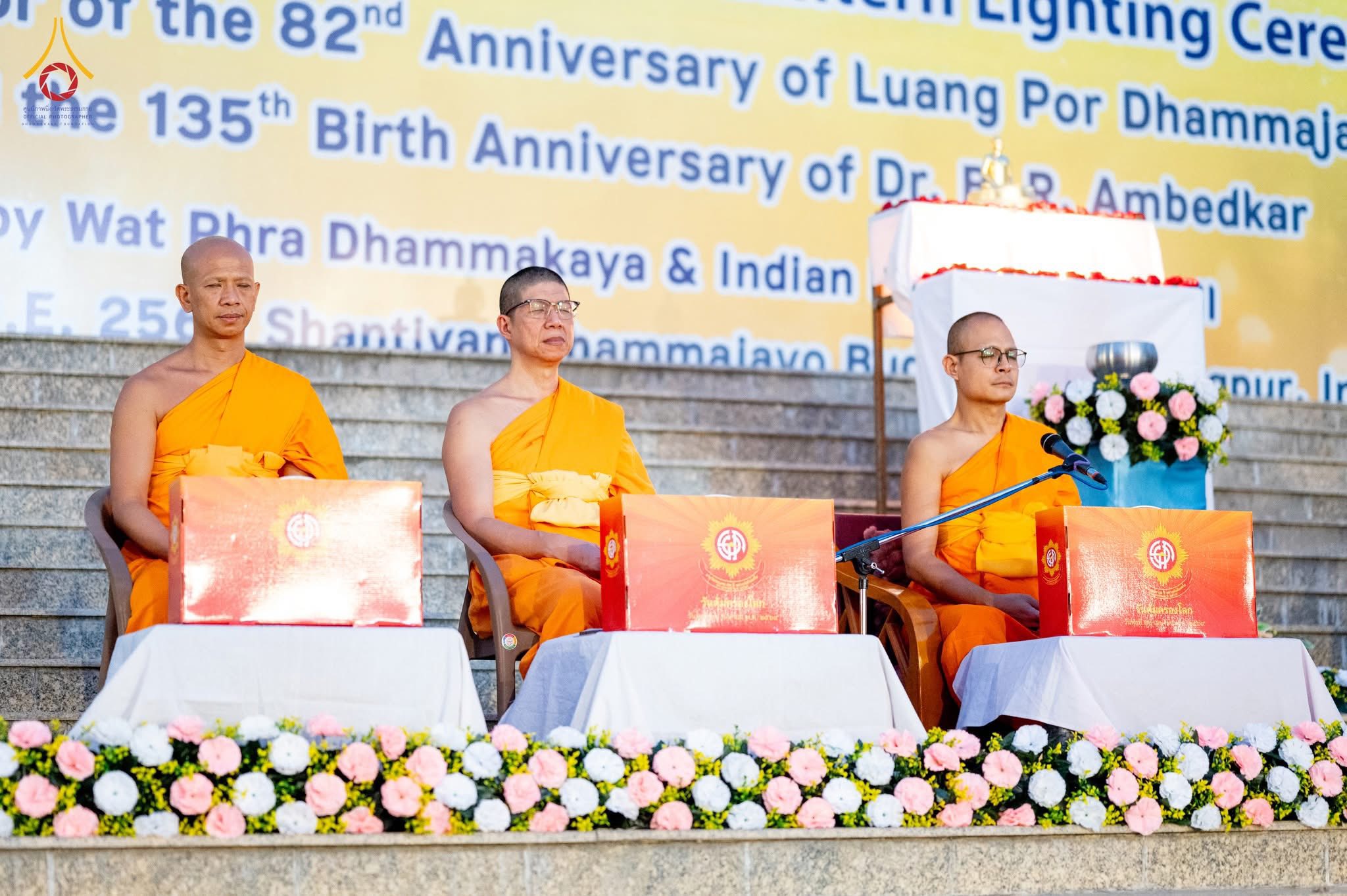 Wat Phra Dhammakaya coordinates with Indian Buddhist Council to offer the monks’ necessities to 135 Indian temples
