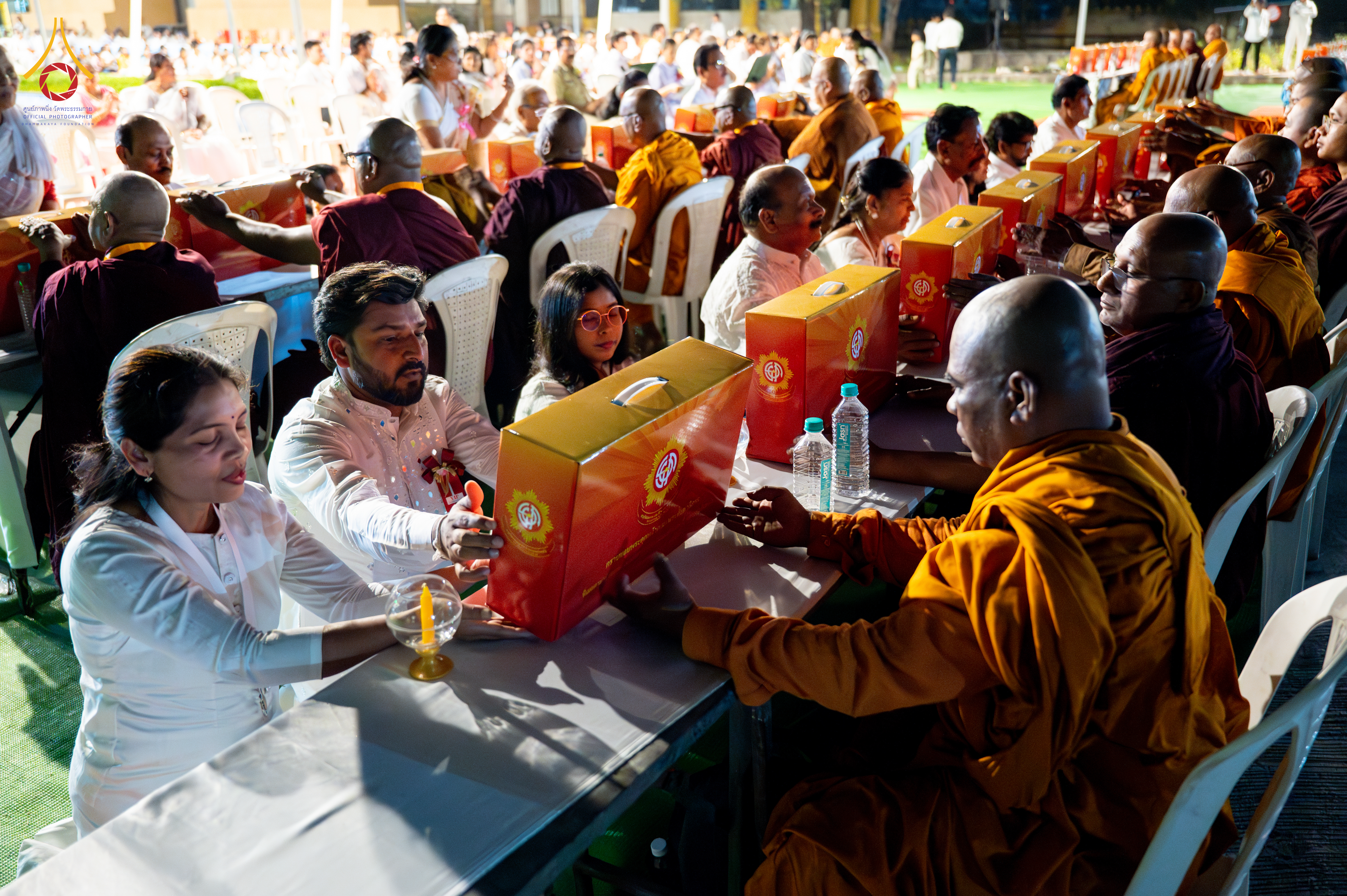 Wat Phra Dhammakaya coordinates with Indian Buddhist Council to offer the monks’ necessities to 135 Indian temples