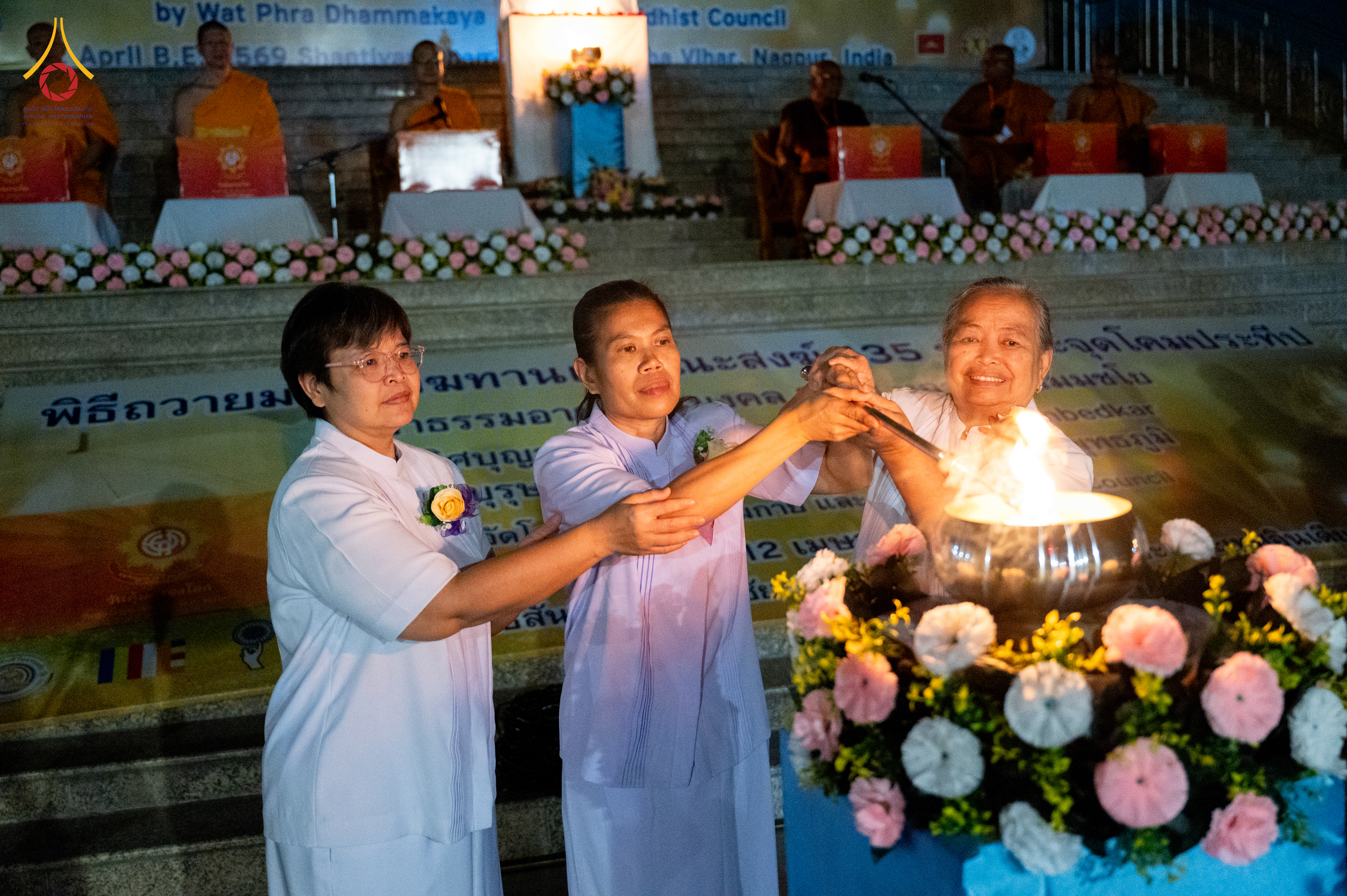 Wat Phra Dhammakaya coordinates with Indian Buddhist Council to offer the monks’ necessities to 135 Indian temples