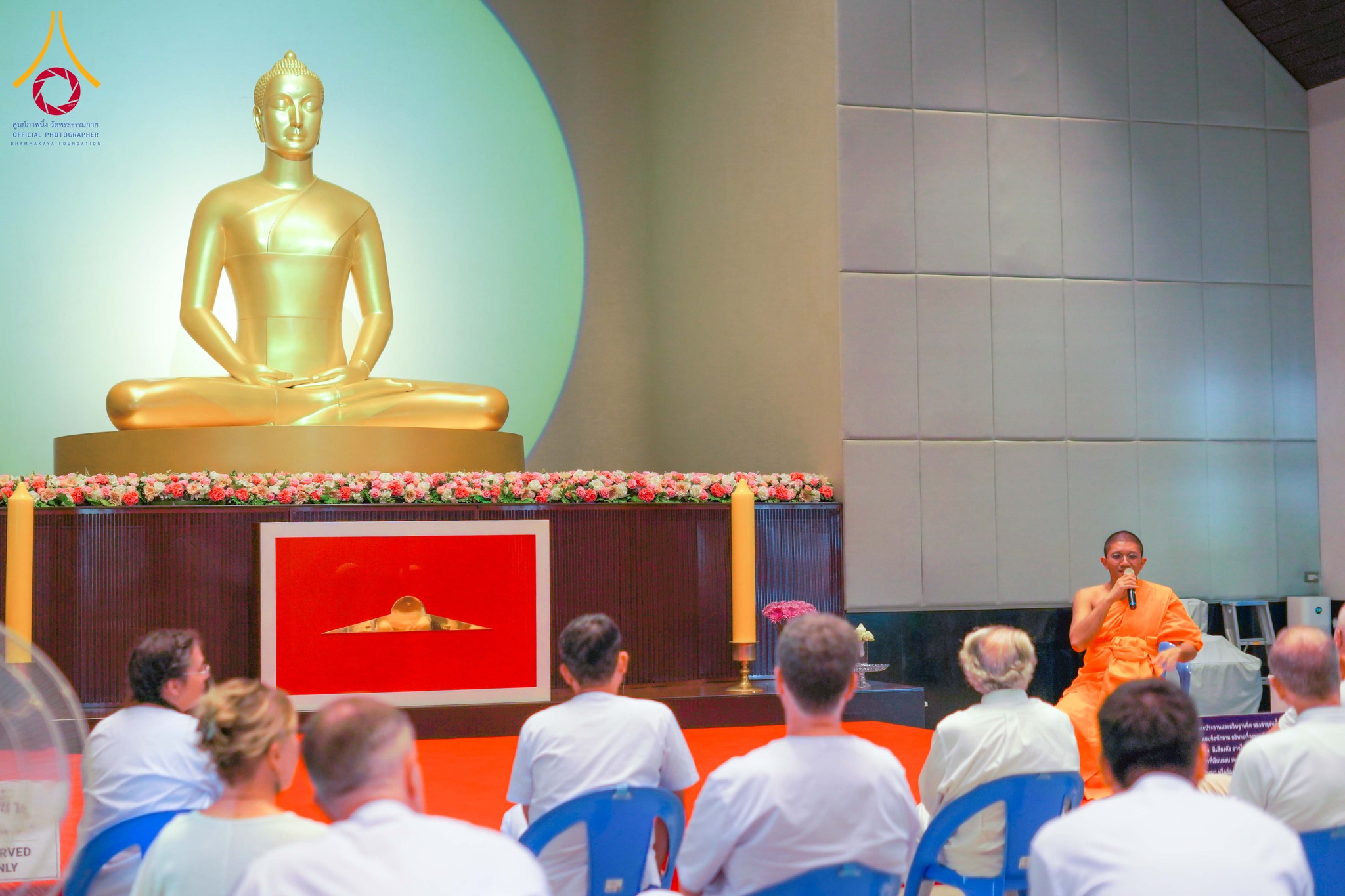 ชาวต่างชาติ เดินทางมาเยี่ยมชมวัดพระธรรมกาย