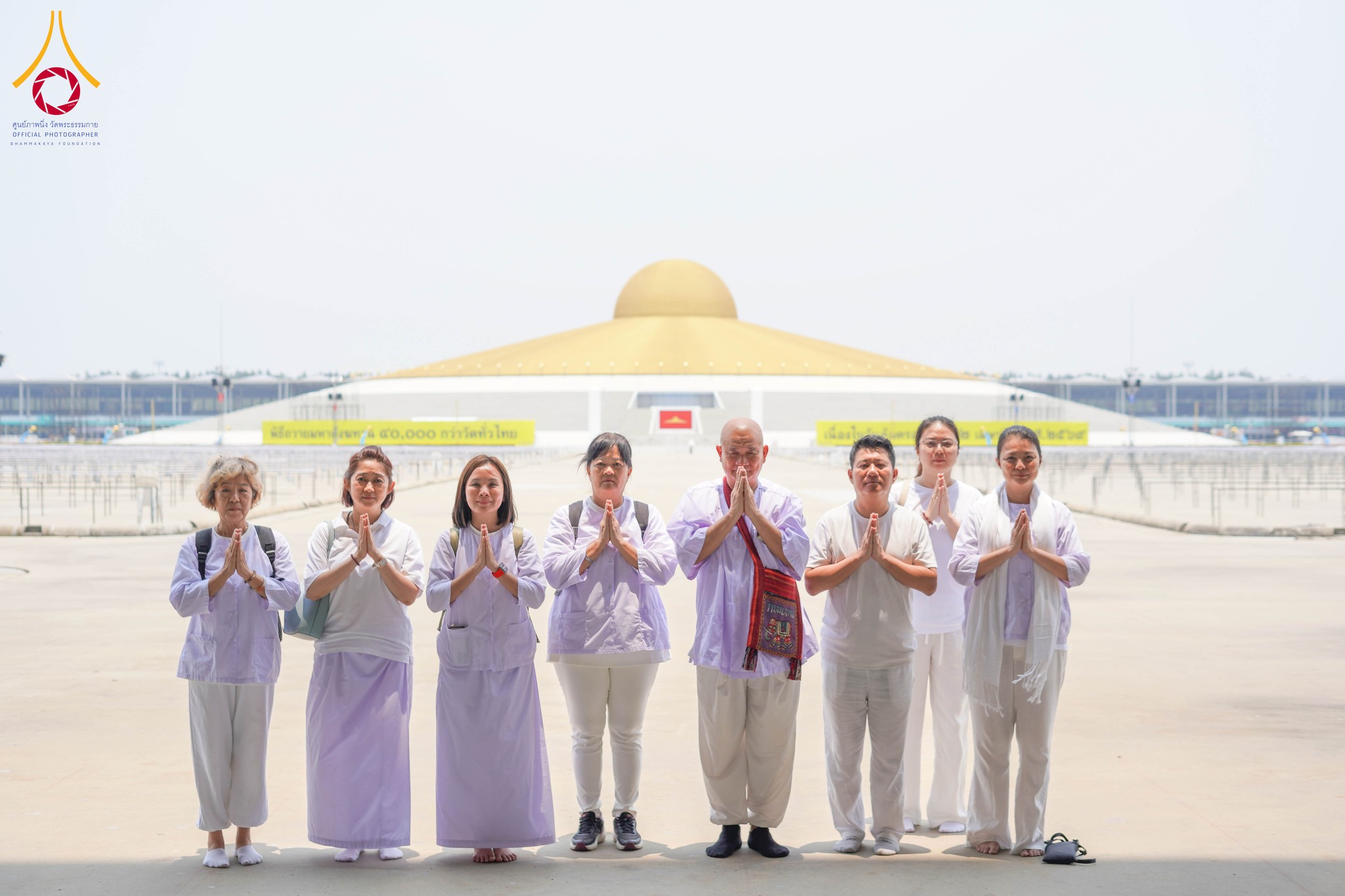 ชาวต่างชาติ เดินทางมาเยี่ยมชมวัดพระธรรมกาย
