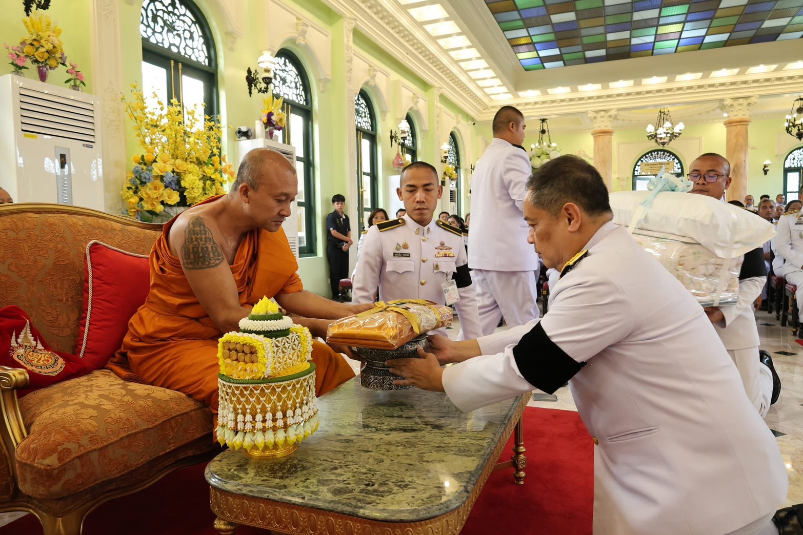 ผู้แทนคณะศิษย์วัดพระธรรมกาย ร่วมพิธีเจริญพระพุทธมนต์เฉลิมพระเกียรติสมเด็จพระเจ้าลูกยาเธอ เจ้าฟ้าทีปังกรรัศมีโชติ