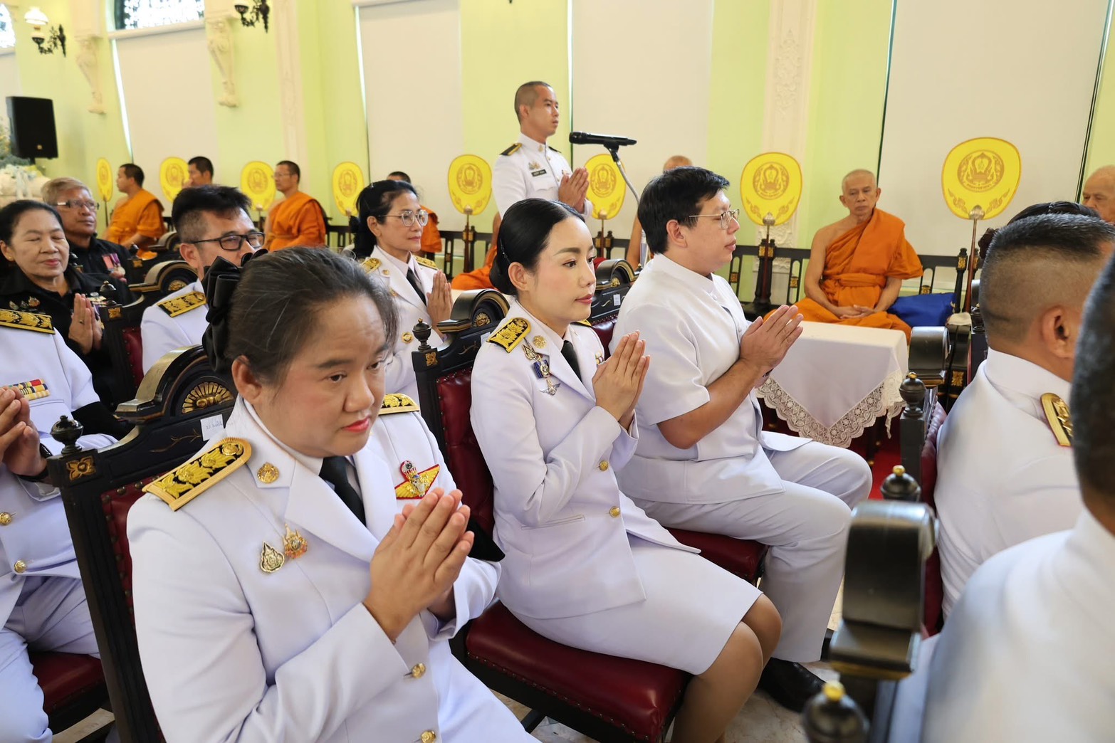 ผู้แทนคณะศิษย์วัดพระธรรมกาย ร่วมพิธีเจริญพระพุทธมนต์เฉลิมพระเกียรติสมเด็จพระเจ้าลูกยาเธอ เจ้าฟ้าทีปังกรรัศมีโชติ