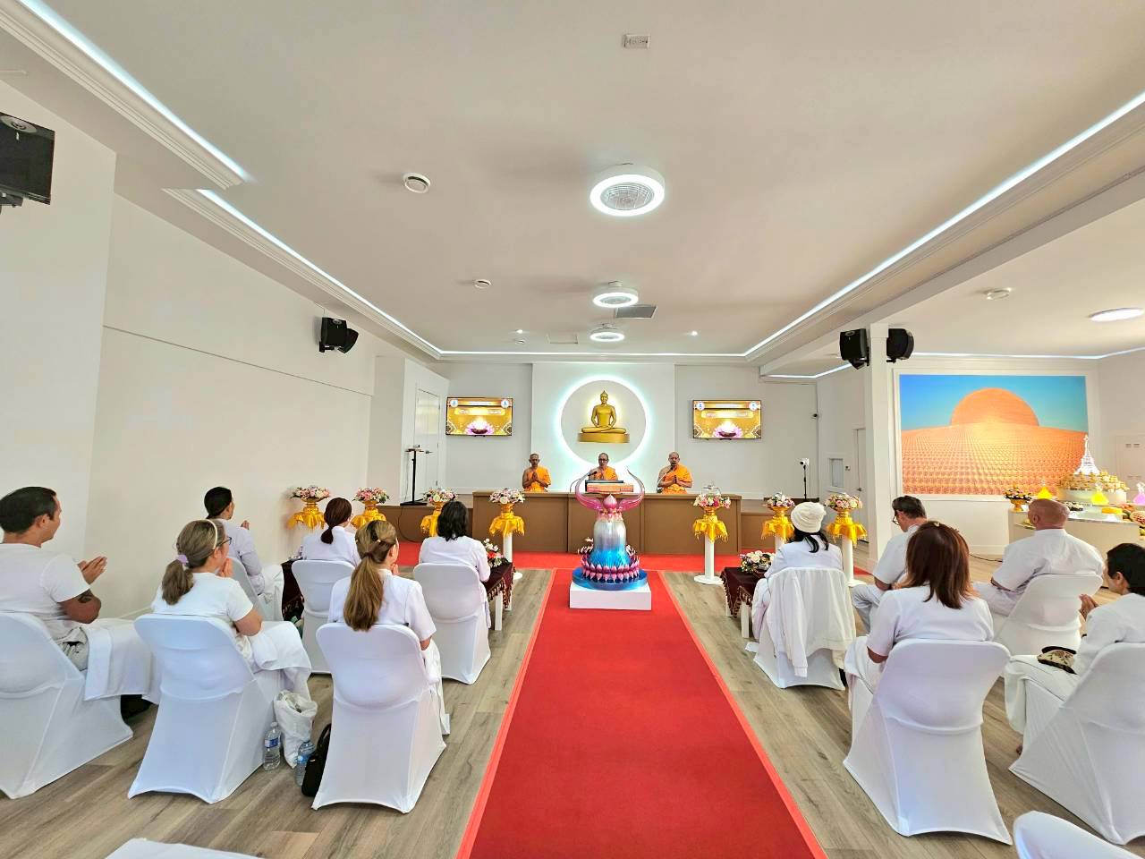 วัดพระธรรมกายแวนคูเวอร์ จัดงานบุญบูชาข้าวพระ