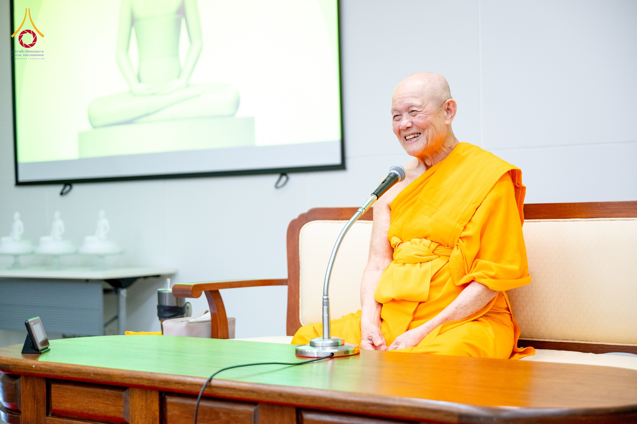 หลวงพ่อทัตตชีโว ถวายการต้อนรับและปฏิสันถารคณะสงฆ์จากประเทศเวียดนาม