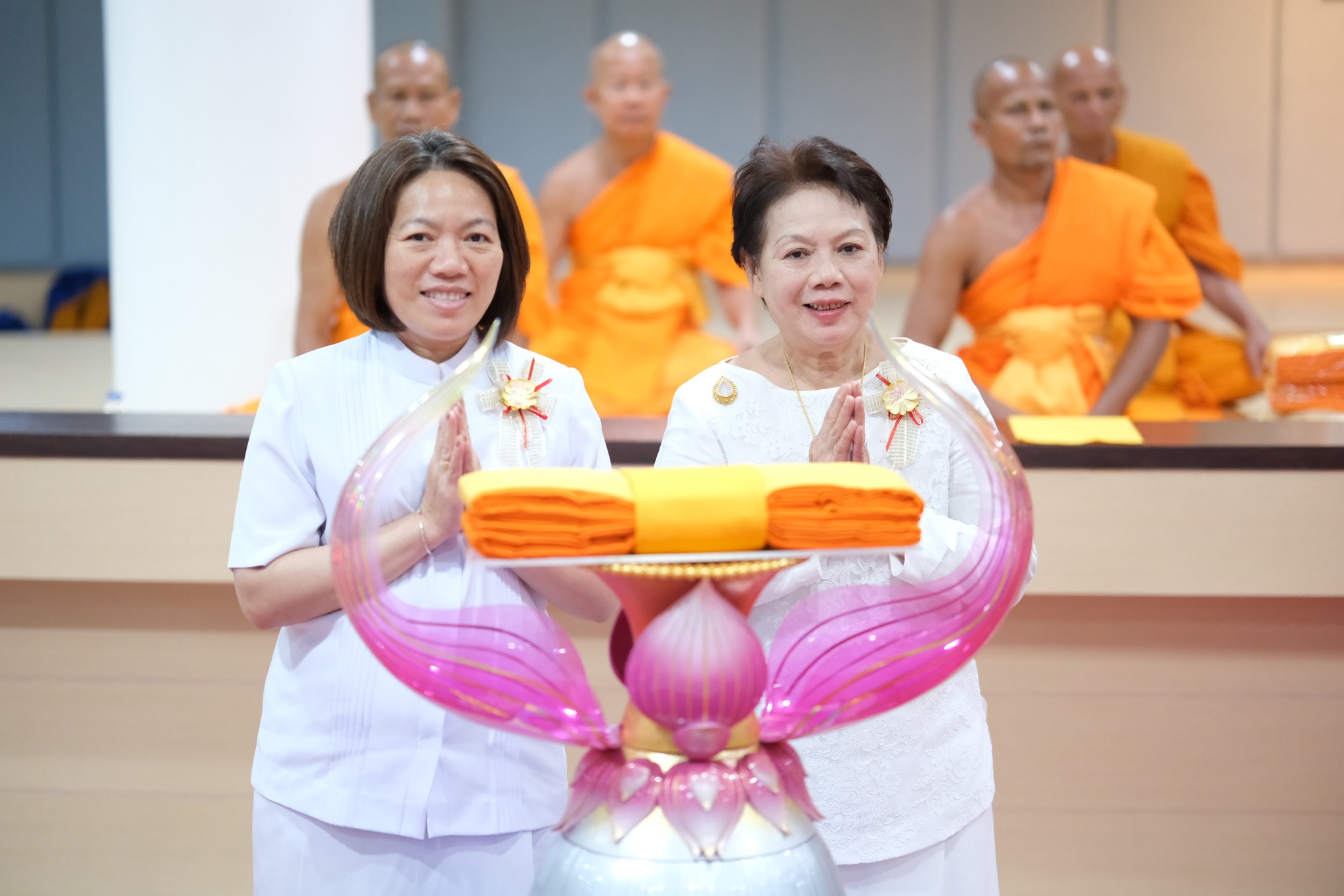 ศูนย์ปฏิบัติธรรมจังหวัดบุรีรัมย์ จัดพิธีทอดผ้าป่าสร้างหลังคาศาลาปฏิบัติธรรม
