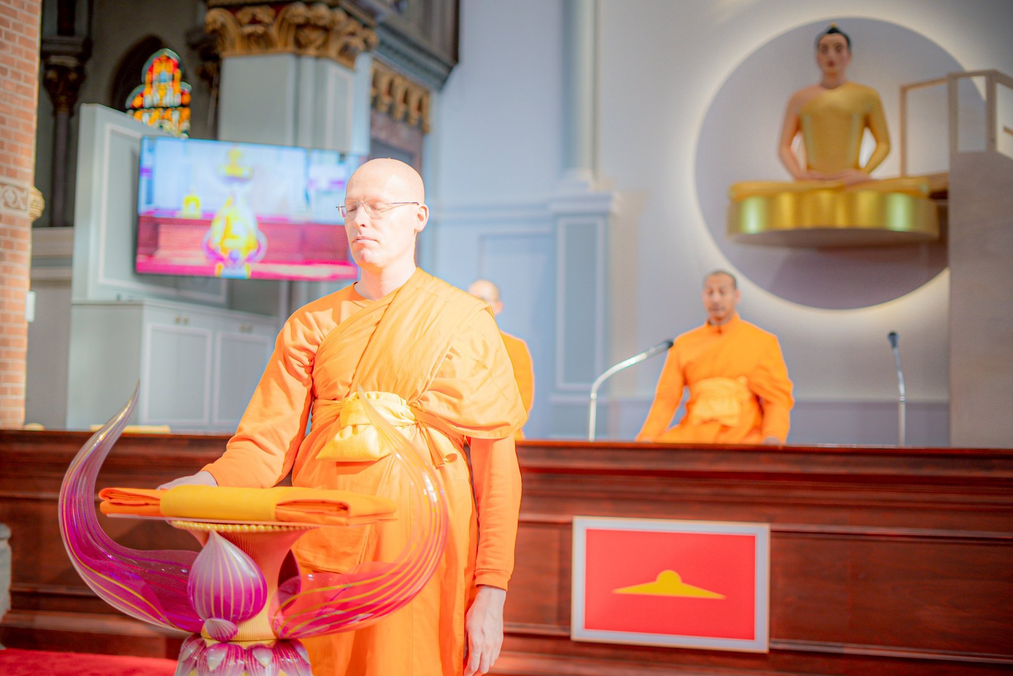 วัดพระธรรมกายเนเธอร์แลนด์ จัดงานบุญบูชาข้าวพระ