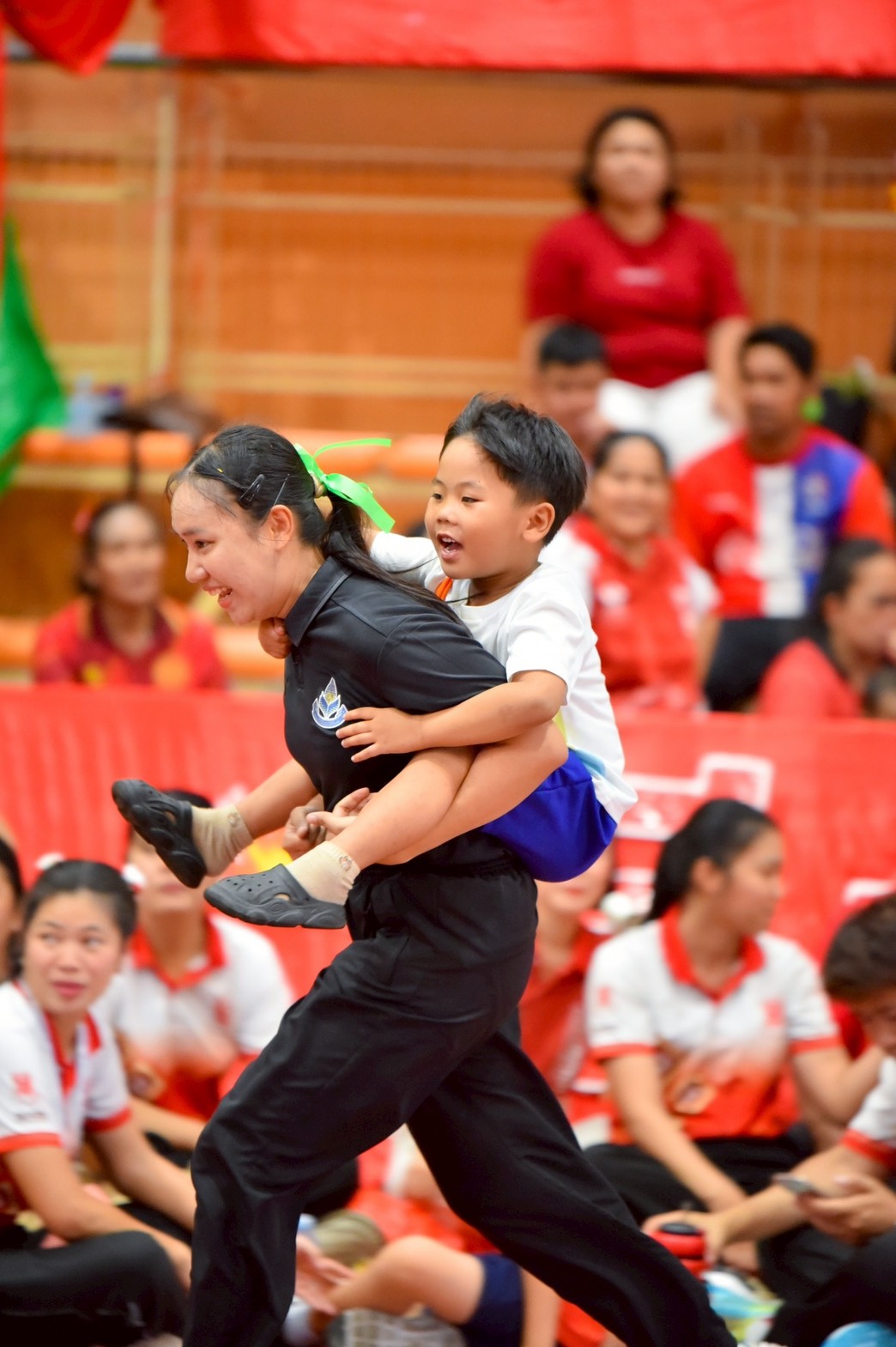 วัดพระธรรมกาย มูลนิธิธรรมกาย และคณะศิษย์ฯ สนับสนุนกิจกรรมกีฬาสีสัมพันธ์ ศูนย์การศึกษาพิเศษประจำจังหวัดปทุมธานี