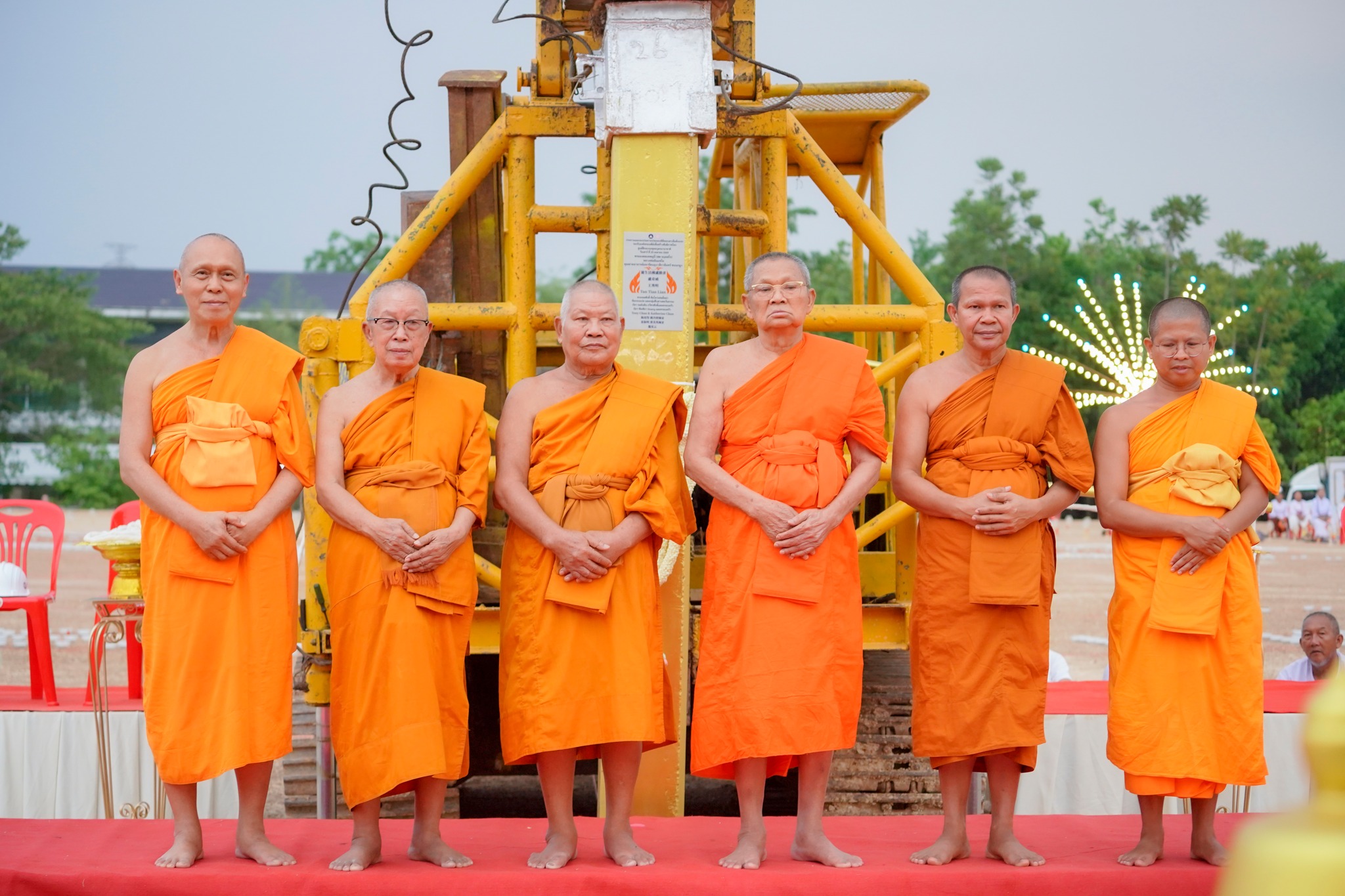 พิธีสถาปนา "องค์พระเจดีย์ เพื่อสันติภาพโลก" ณ ศูนย์ฝึกอบรมพุทธบุตรนานาชาติ จังหวัดปราจีนบุรี