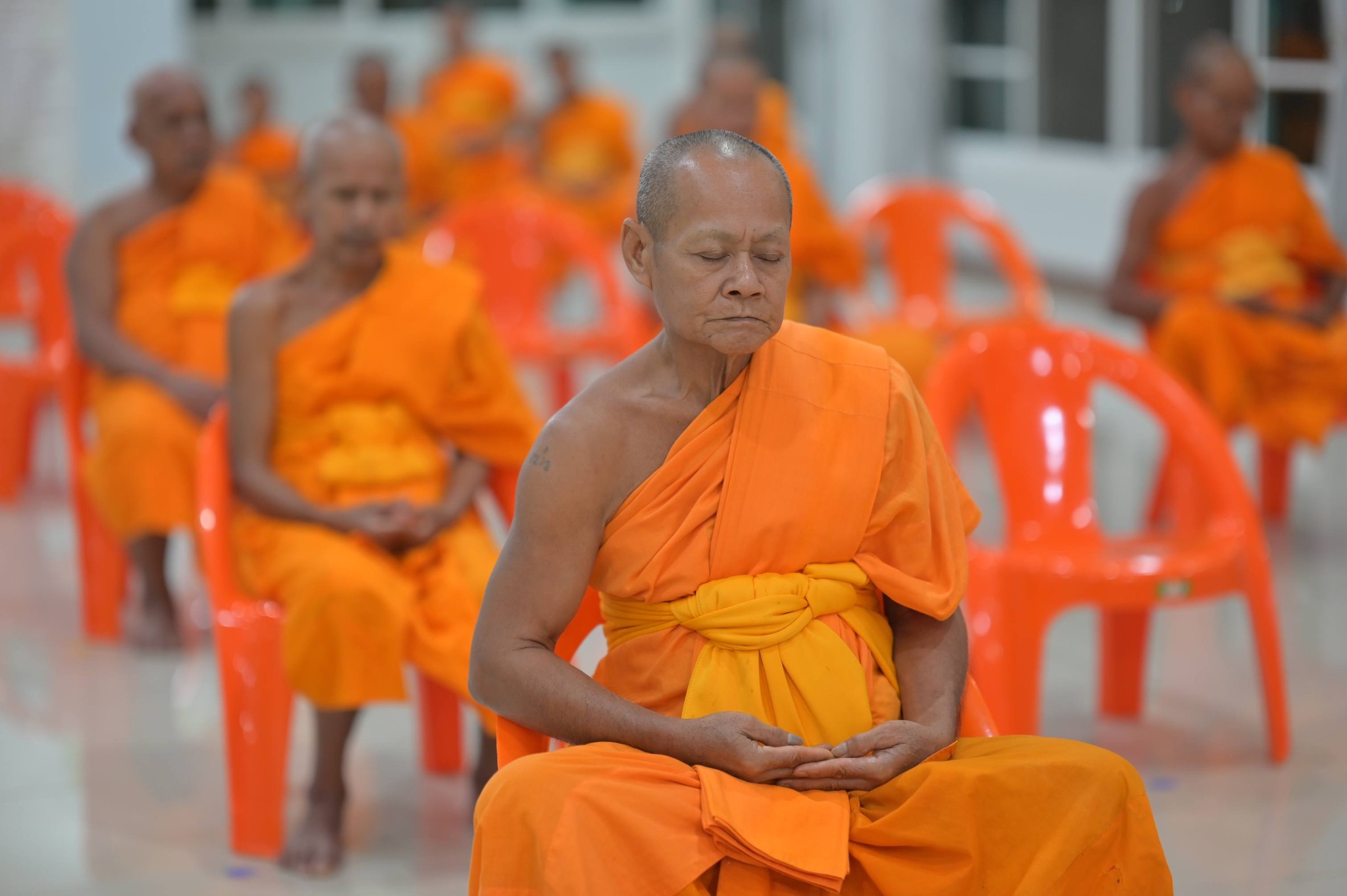 ศูนย์ปฏิบัติธรรมพนมสารคาม จัดปฏิบัติธรรมประจำสัปดาห์โครงการหมู่บ้านรักษาศีล 5