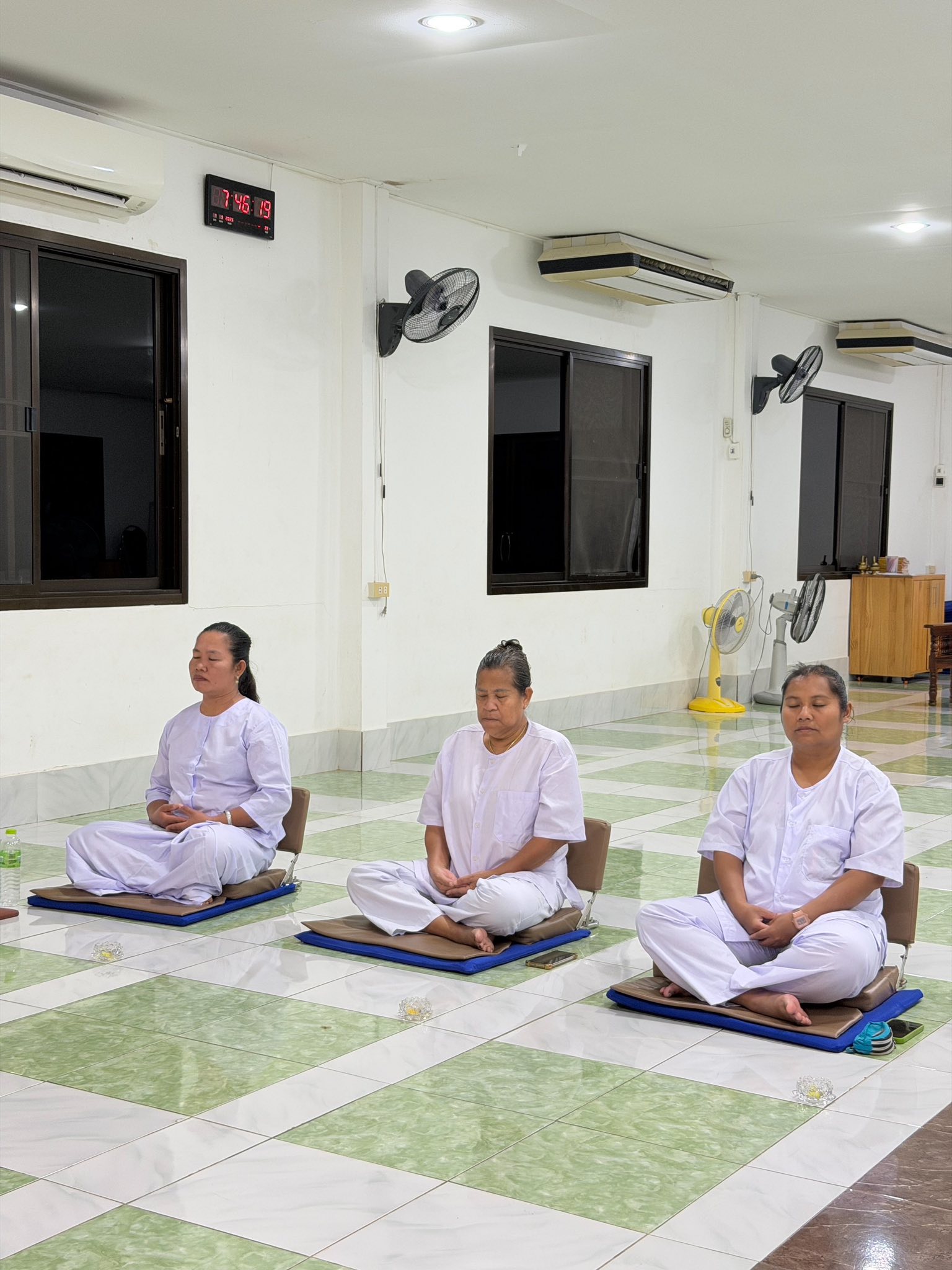 ศูนย์ปฏิบัติธรรมสุราษฎร์ธานี จัดกิจกรรมเนื่องในวันพระ