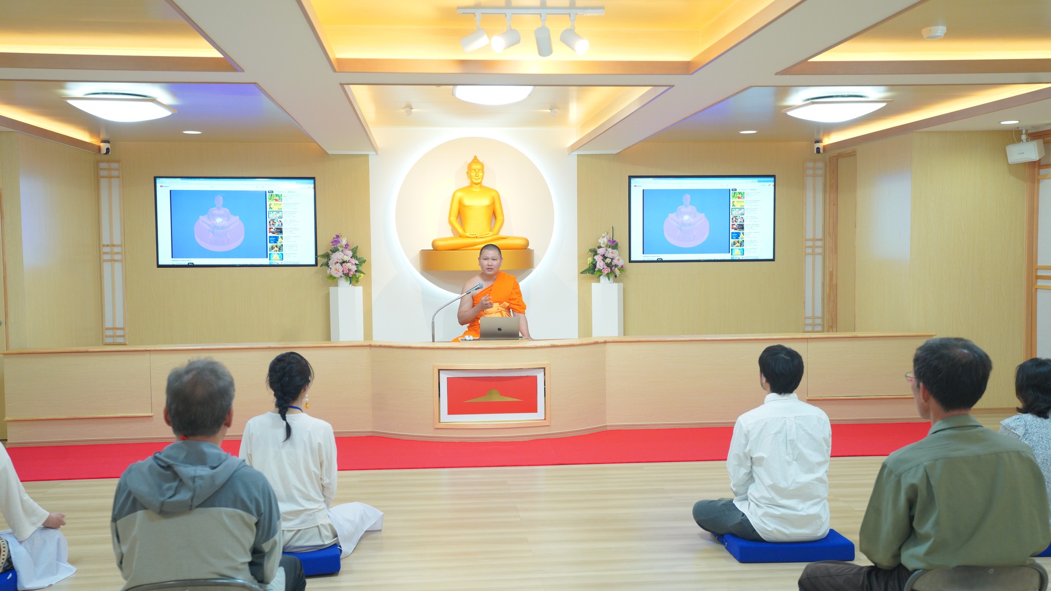 วัดพระธรรมกายโอซาก้า จัดปฏิบัติธรรมชาวญี่ปุ่น