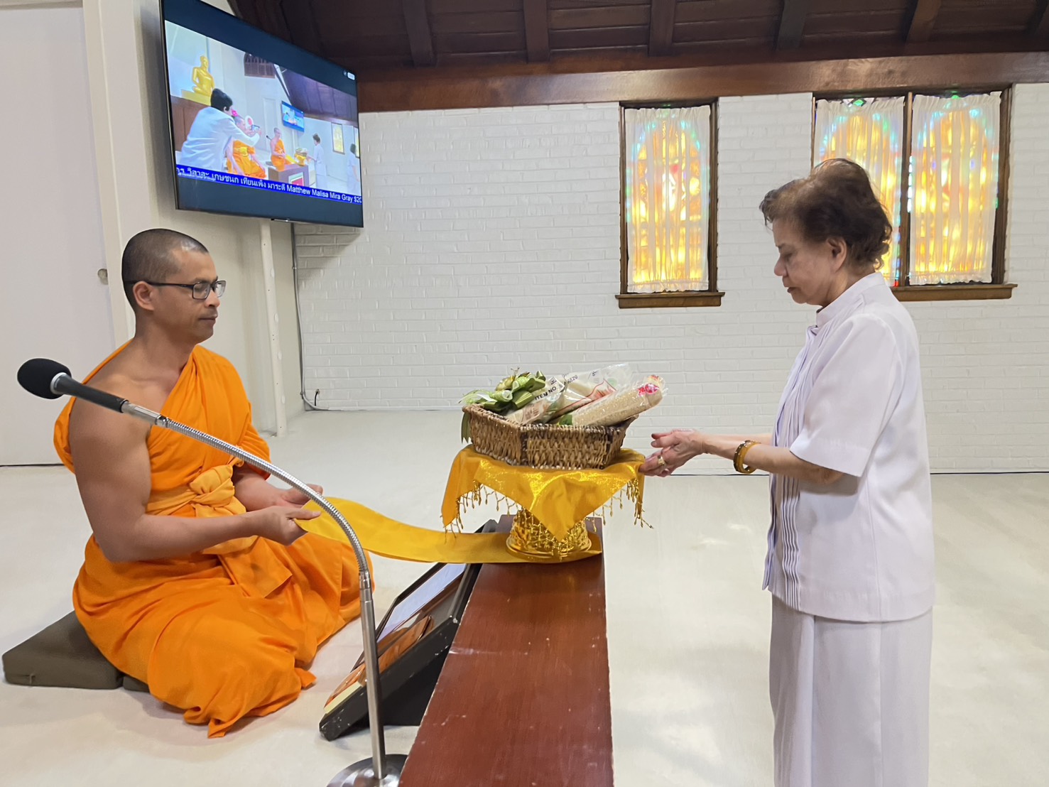 วัดพระธรรมกายชิคาโก จัดงานบุญวันเสาร์ และพิธีถวายกองบุญข้าวสาร