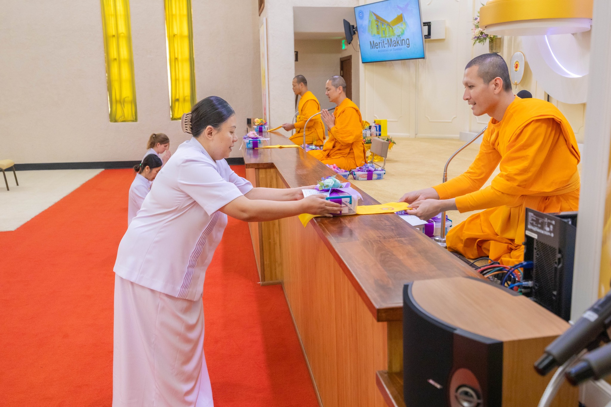 วัดพระธรรมกายแคนซัส จัดงานบุญวันอาทิตย์
