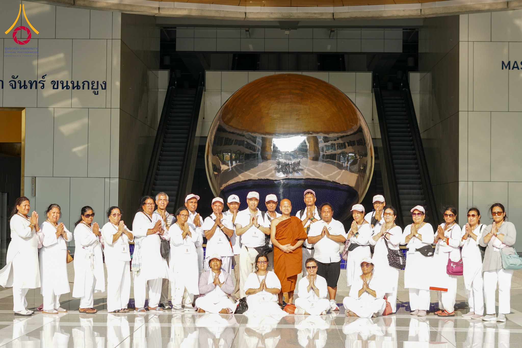 ชาวต่างชาติจากประเทศศรีลังกา อิตาลี และเนปาล เยี่ยมชมวัดพระธรรมกาย