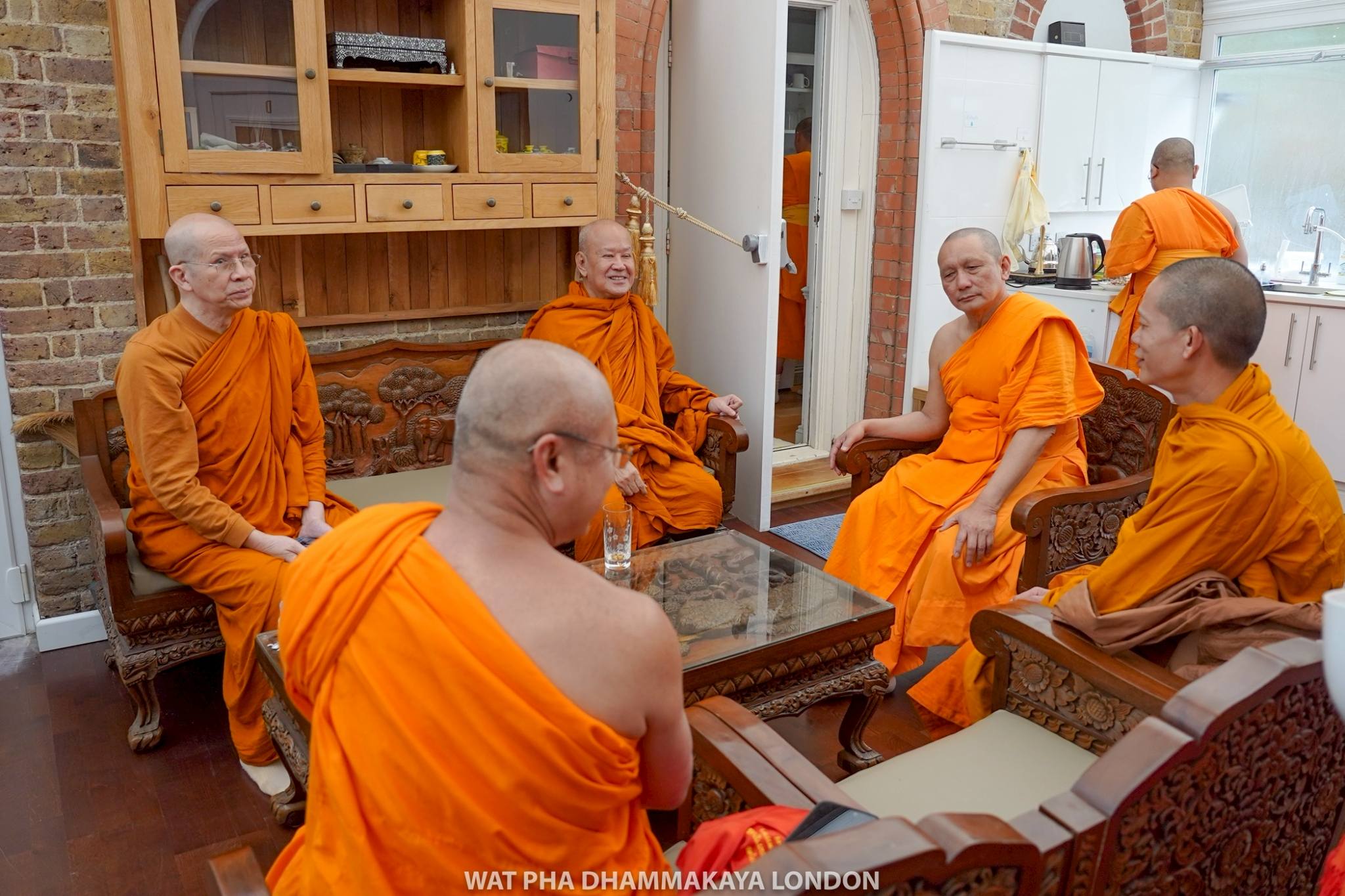พระพรหมสิทธิ ให้กำลังใจพระธรรมทูตปฏิบัติศาสนกิจ ณ วัดพระธรรมกายลอนดอน