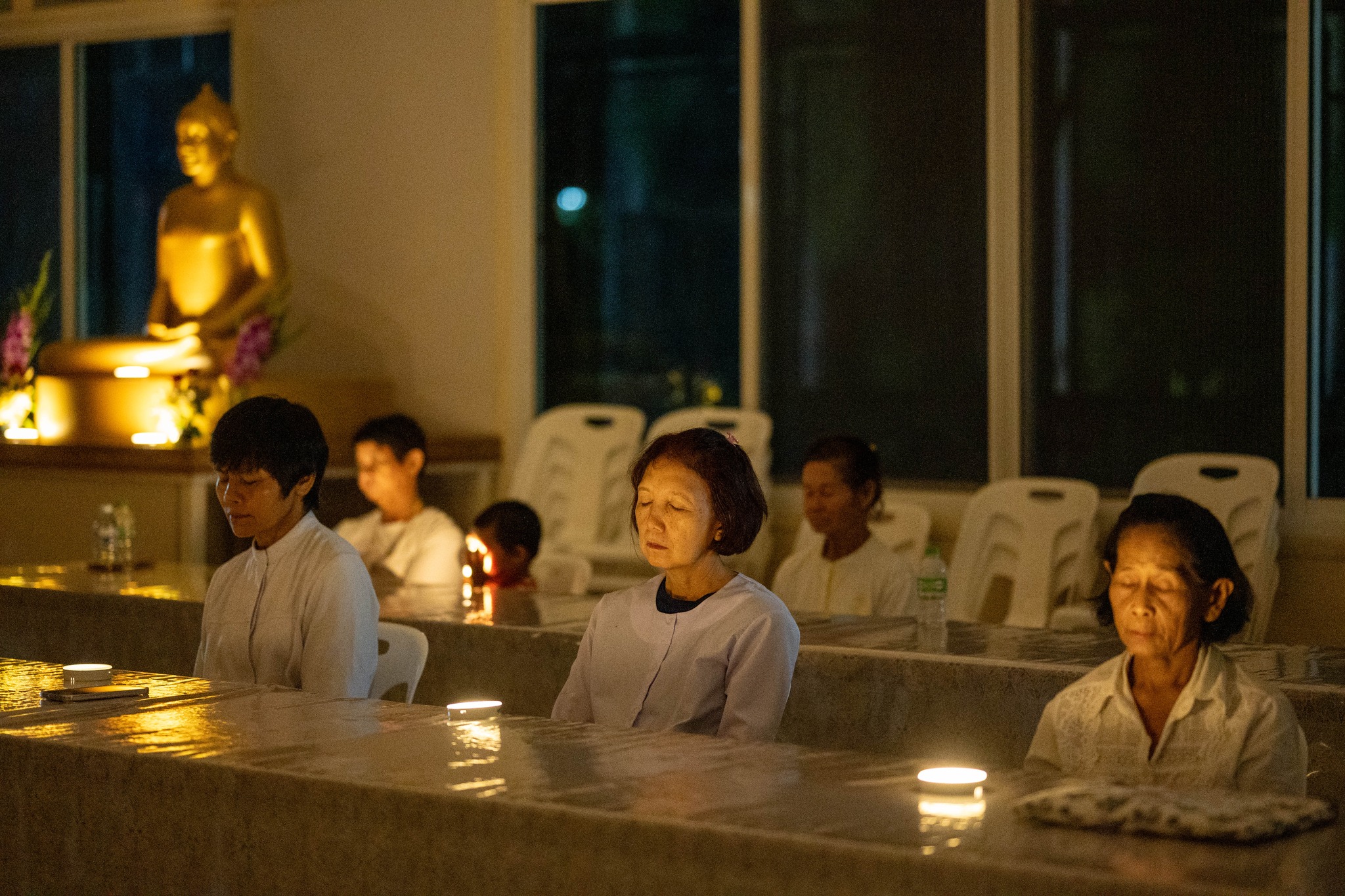 ธุดงคสถานชลบุรี จัดพิธีจุดประทีปถวายเป็นพุทธบูชา