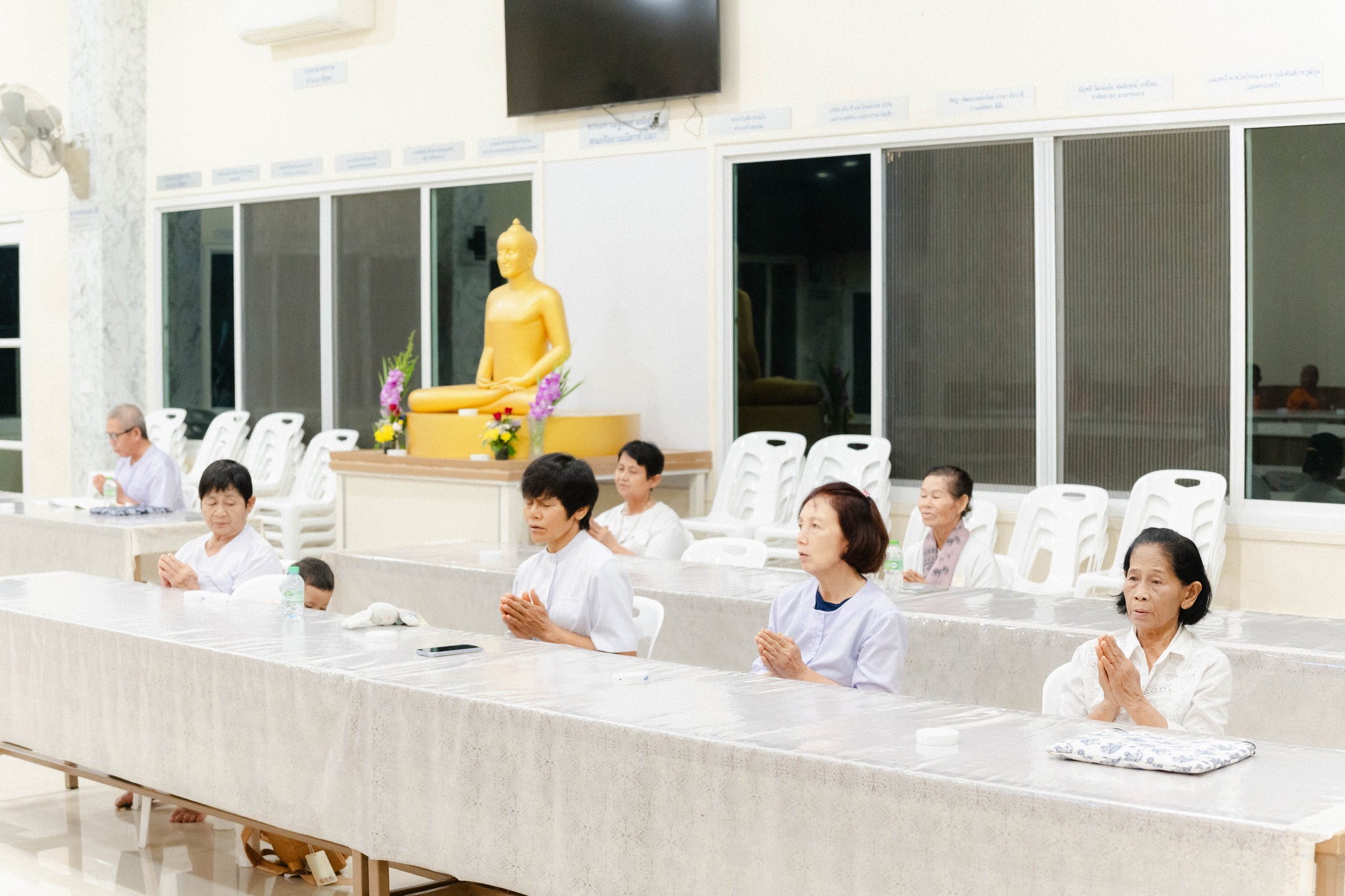 ธุดงคสถานชลบุรี จัดพิธีจุดประทีปถวายเป็นพุทธบูชา