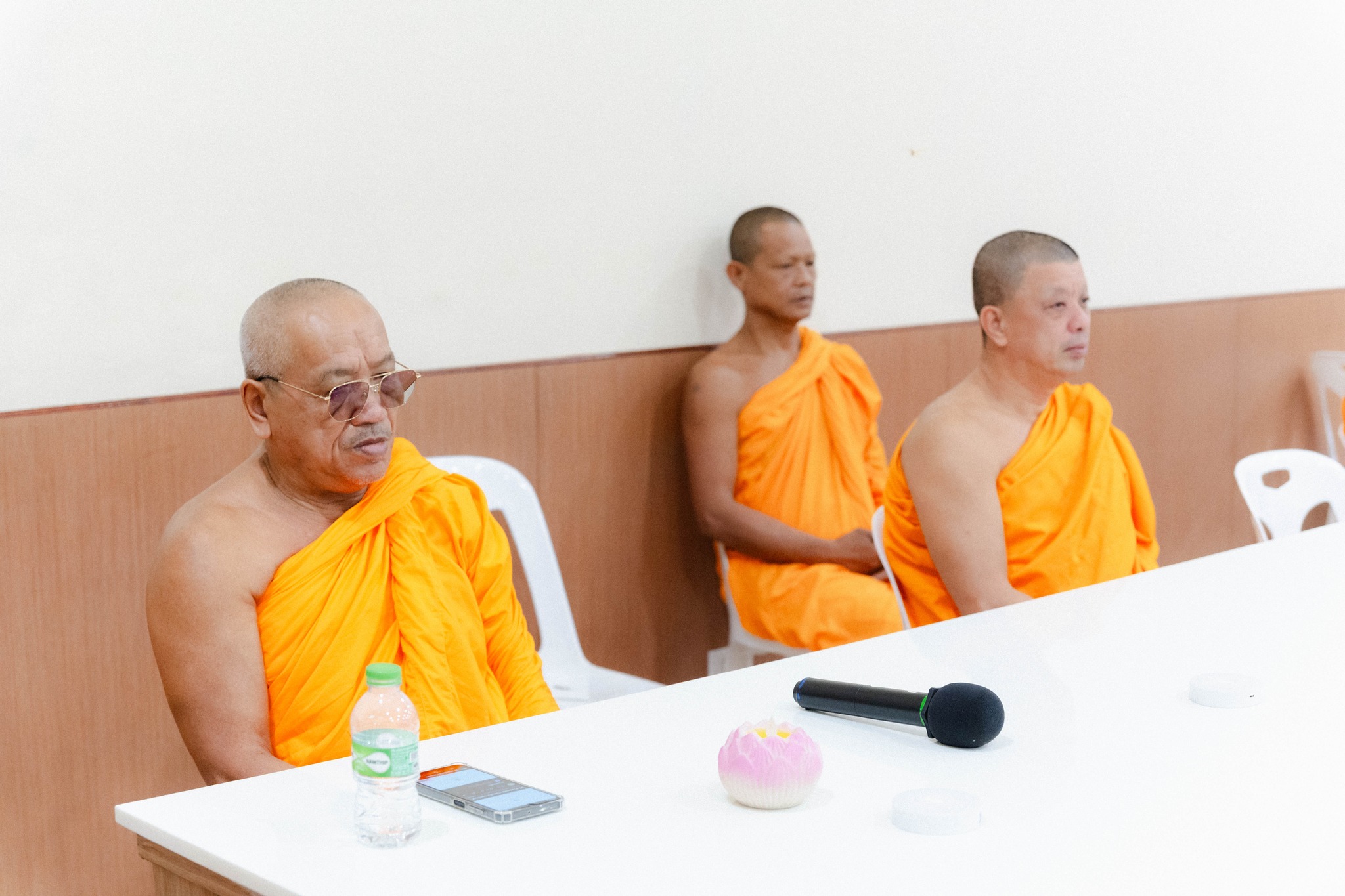 ธุดงคสถานชลบุรี จัดพิธีจุดประทีปถวายเป็นพุทธบูชา