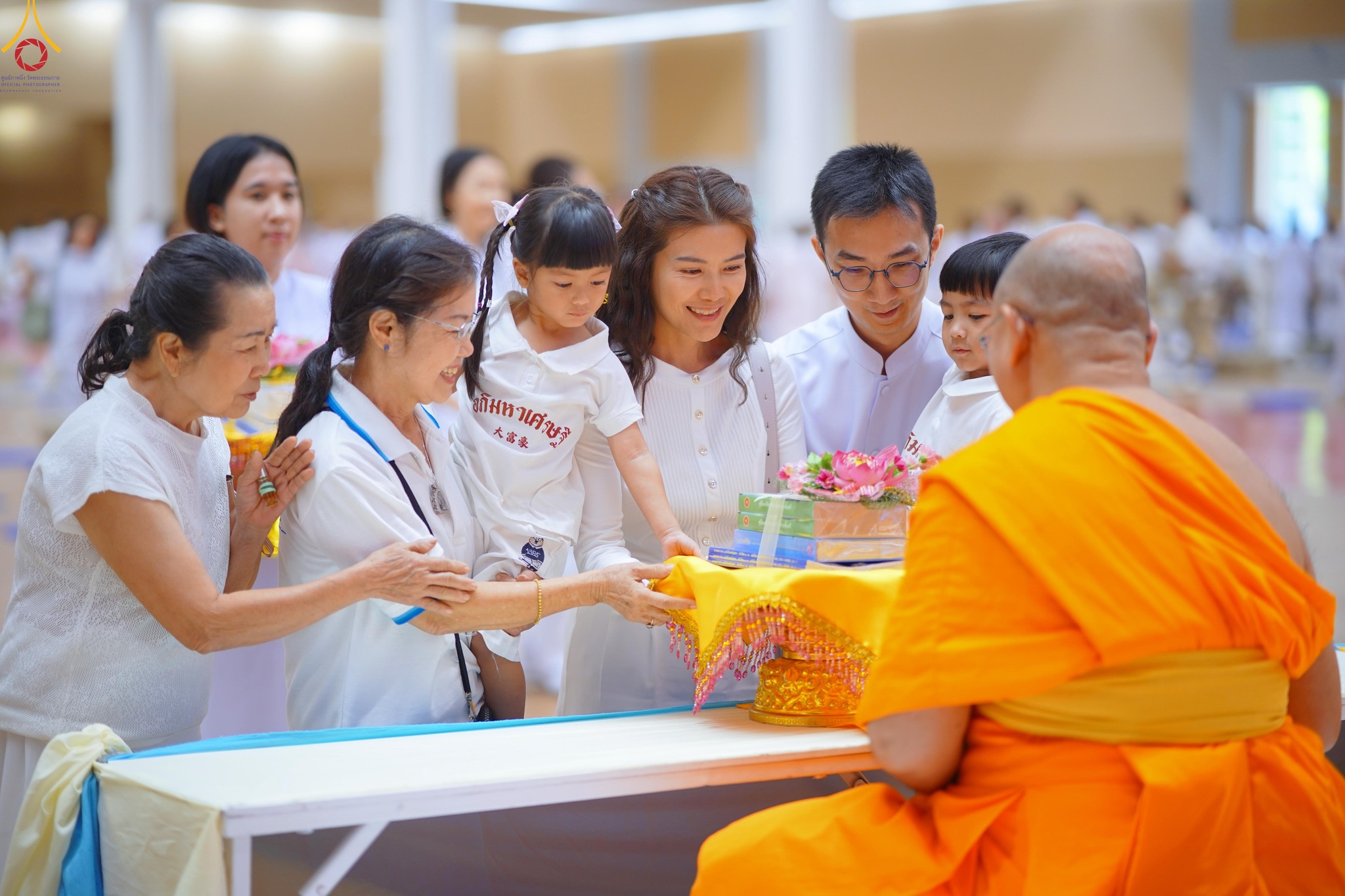 วัดพระธรรมกาย จัดพิธีร่วมบุญการศึกษาพระภิกษุ-สามเณร