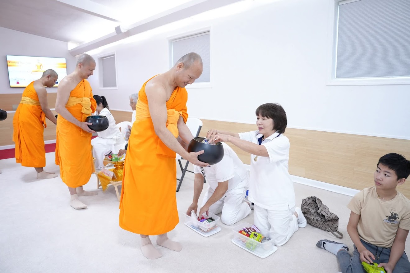 วัดพระธรรมกายจอร์เจีย จัดงานบุญวันอาทิตย์