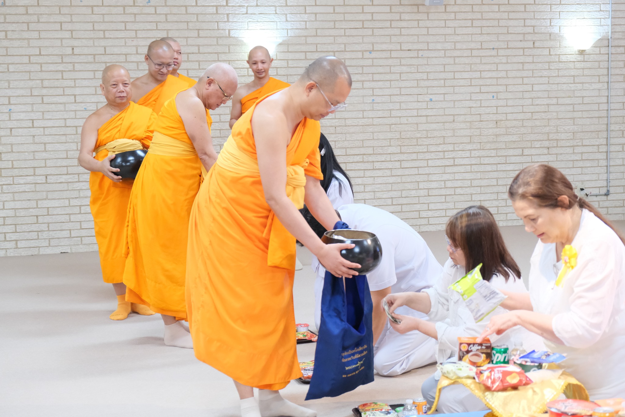 วัดพระธรรมกายเท็กซัส จัดงานบุญวันอาทิตย์