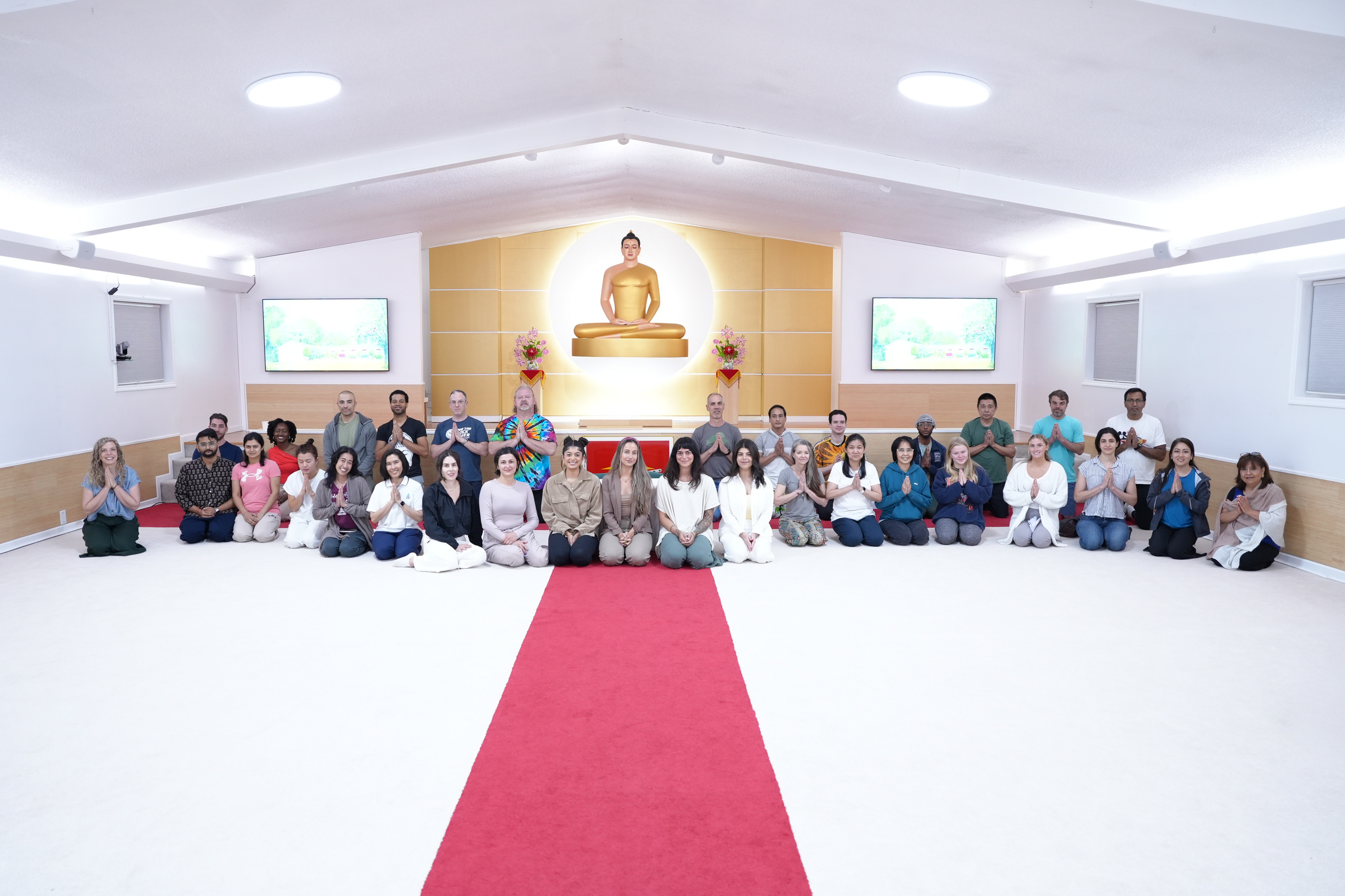 วัดพระธรรมกายจอร์เจีย จัดกิจกรรมนั่งสมาธิสำหรับชาวท้องถิ่น
