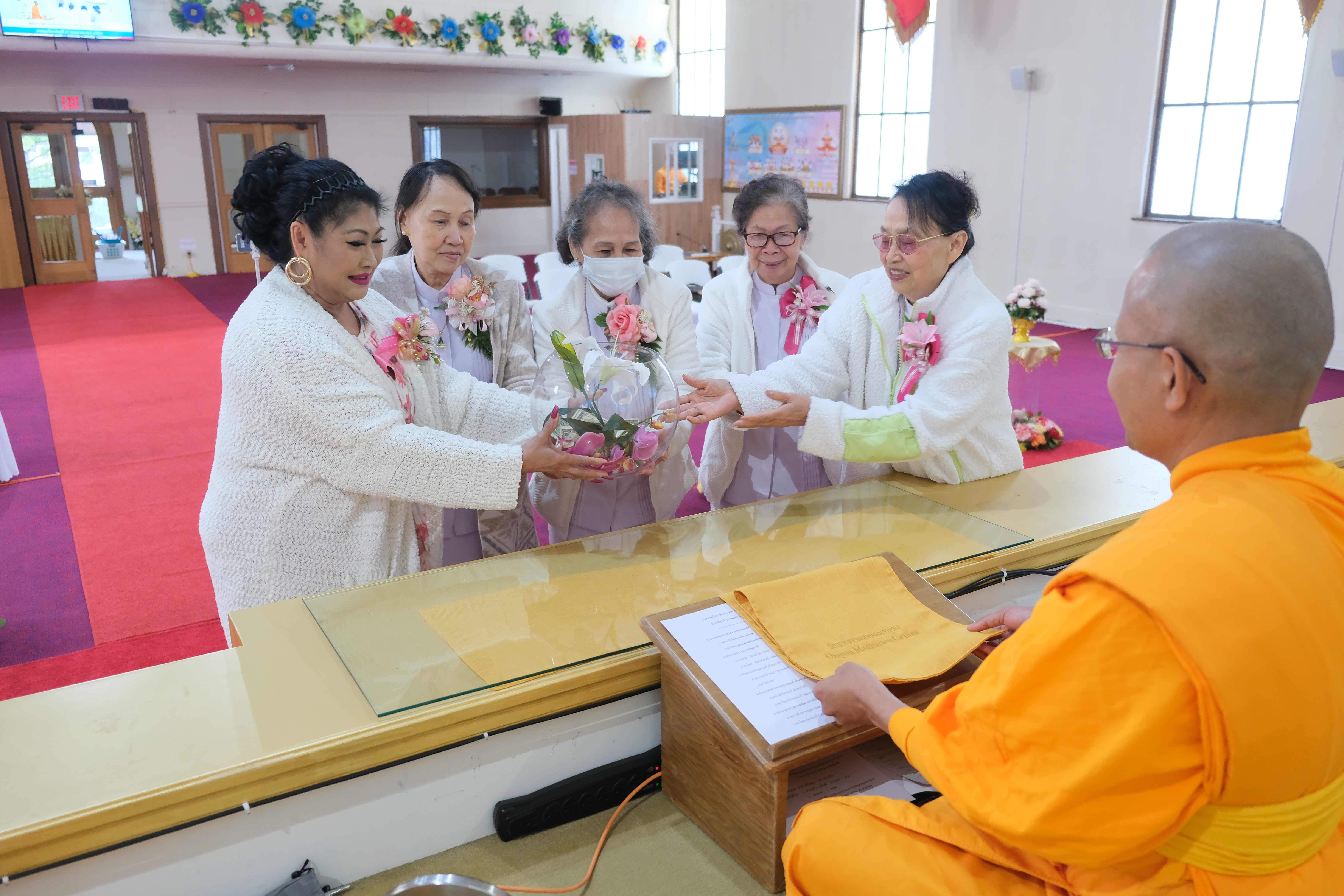 วัดพระธรรมกายออเรกอน จัดงานบุญวันอาทิตย์