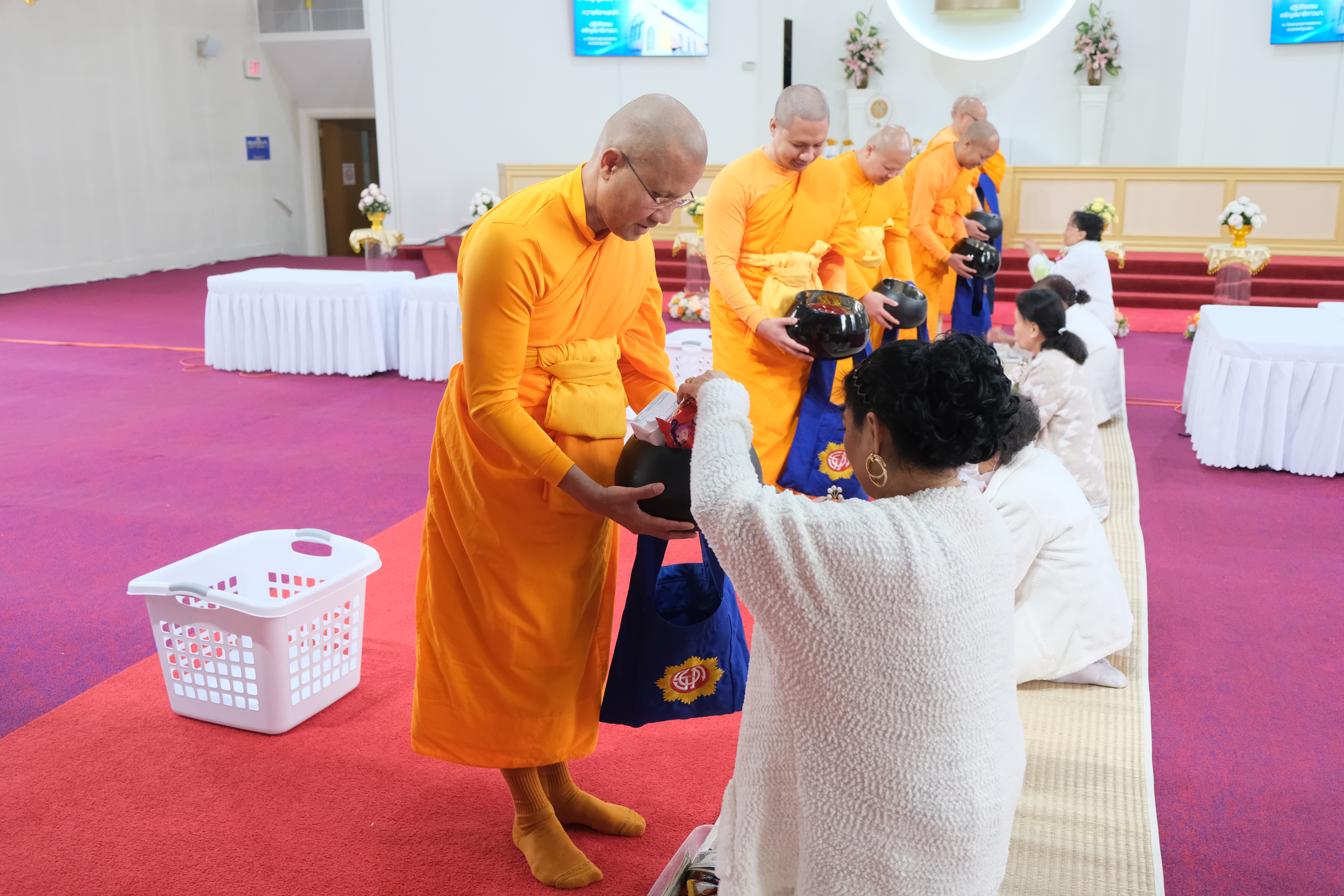 วัดพระธรรมกายออเรกอน จัดงานบุญวันอาทิตย์