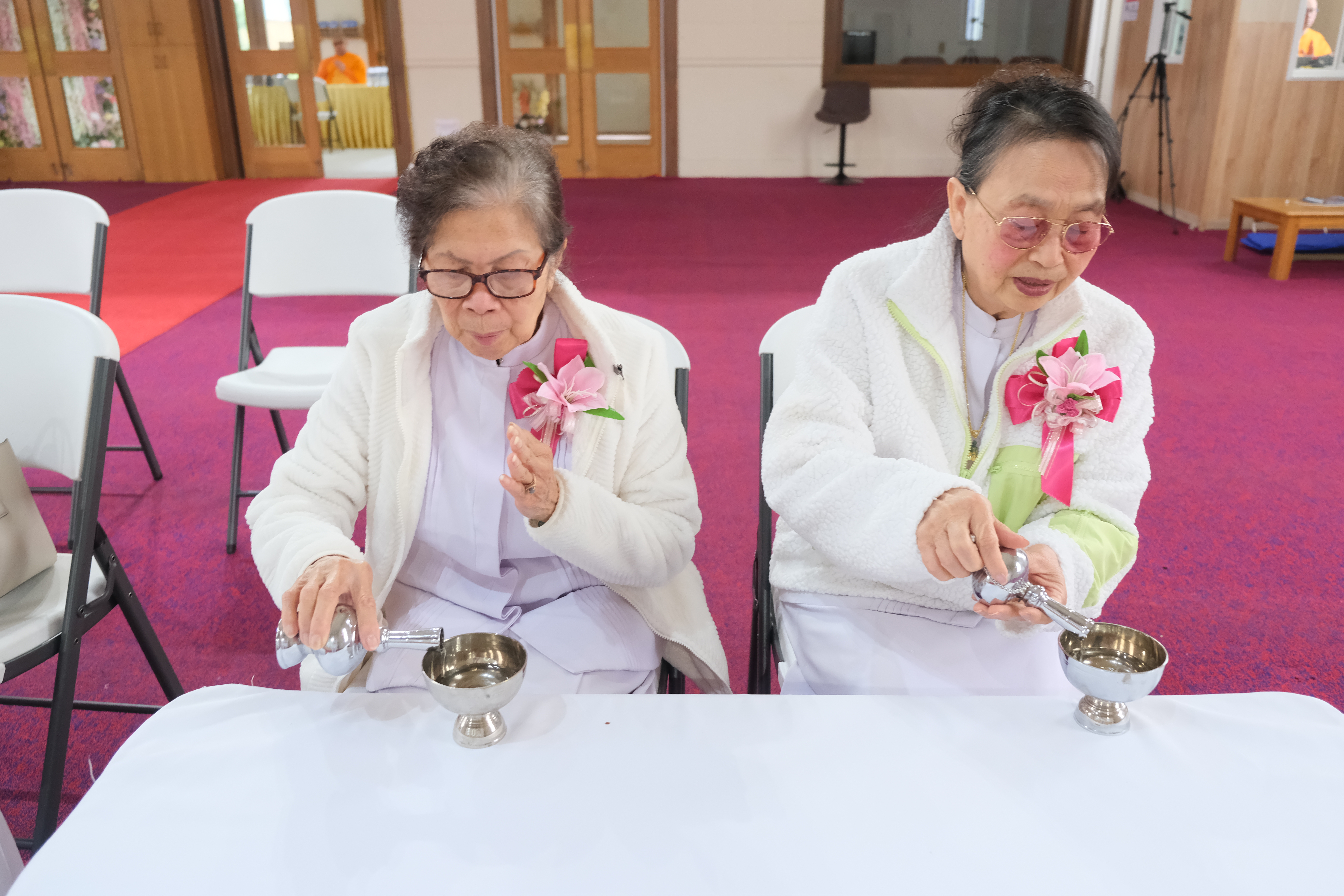 วัดพระธรรมกายออเรกอน จัดงานบุญวันอาทิตย์