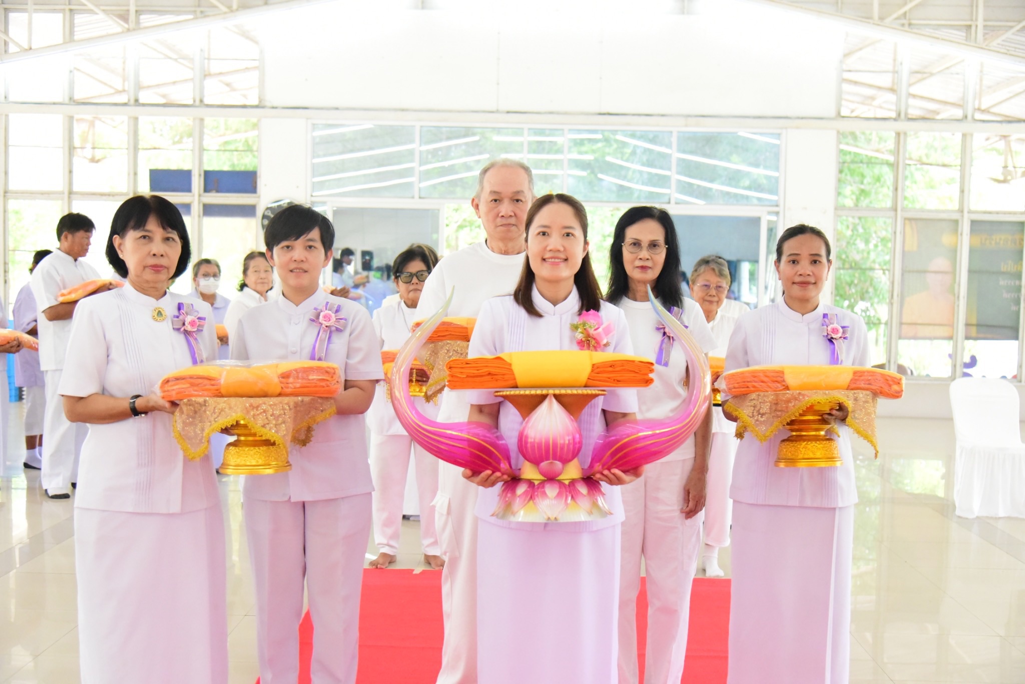 ธุดงคสถานนครสวรรค์ จัดพิธีทอดผ้าป่าสร้างองค์พระเจดีย์
