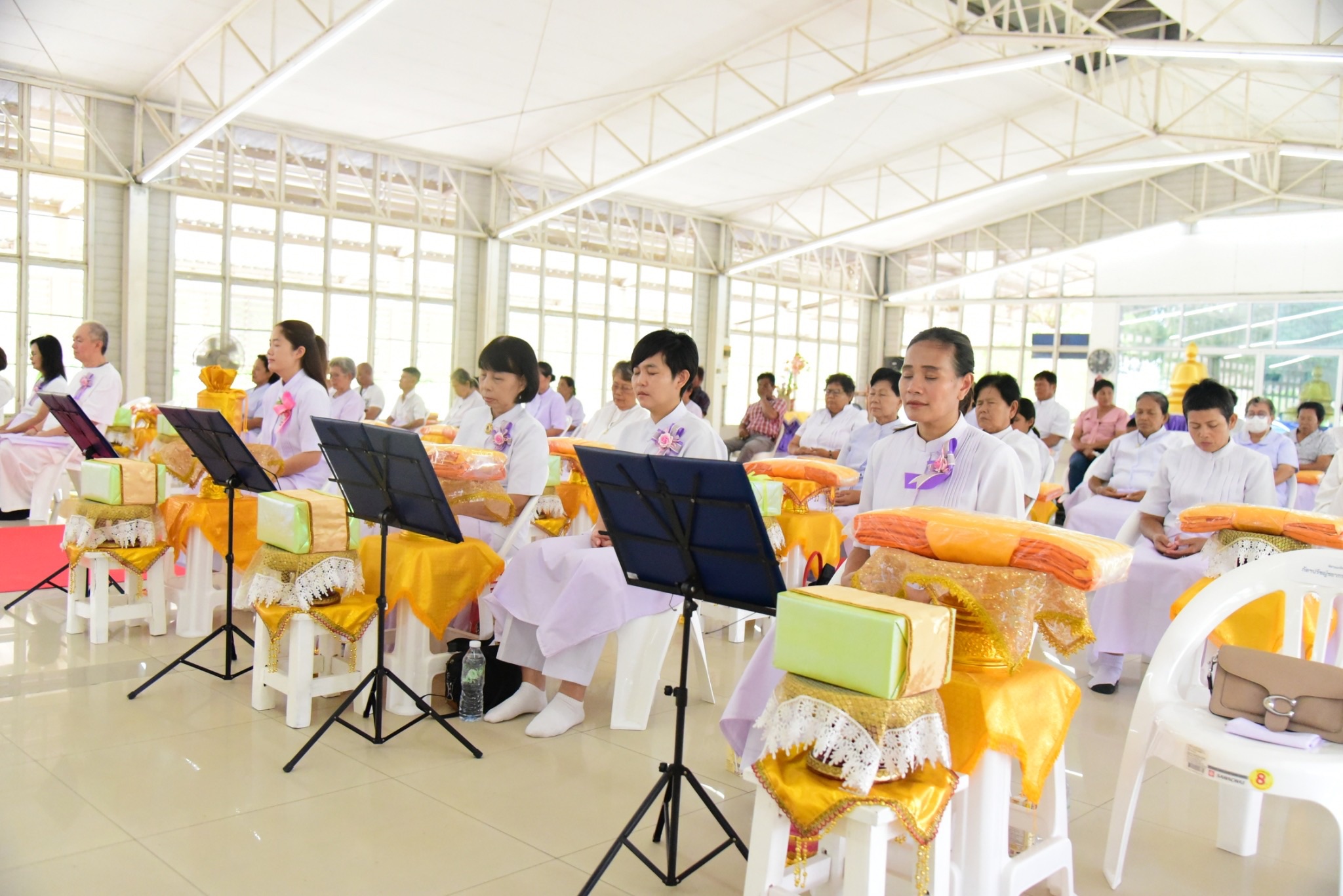 ธุดงคสถานนครสวรรค์ จัดพิธีทอดผ้าป่าสร้างองค์พระเจดีย์