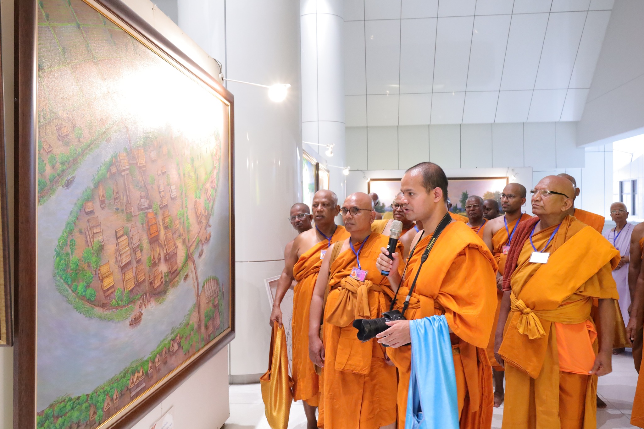 คณะสงฆ์และพุทธศาสนิกชนชาวอินเดียกว่า 50 ท่าน เดินทางมาเยี่ยมชมวัดพระธรรมกาย