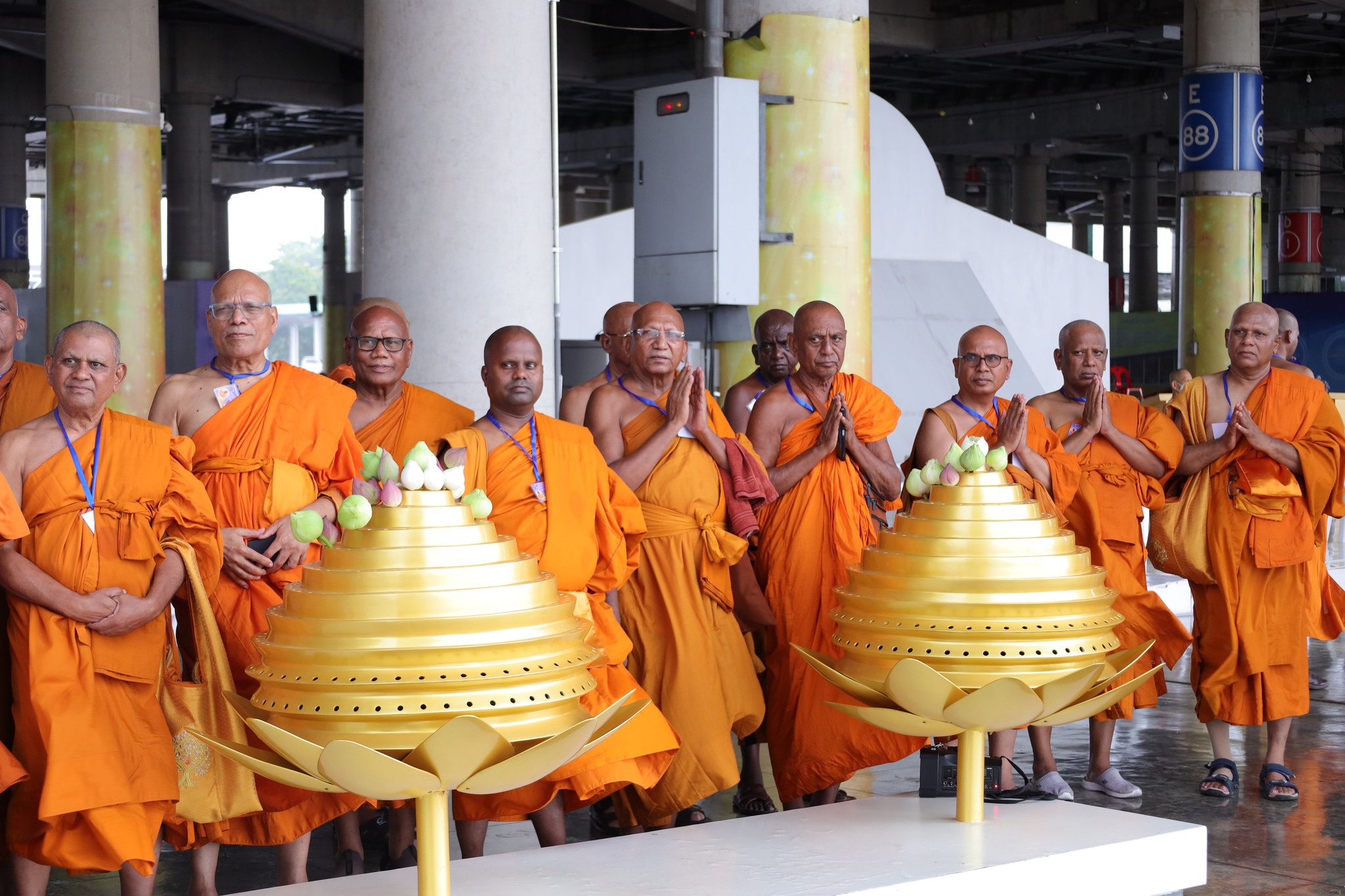 คณะสงฆ์และพุทธศาสนิกชนชาวอินเดียกว่า 50 ท่าน เดินทางมาเยี่ยมชมวัดพระธรรมกาย