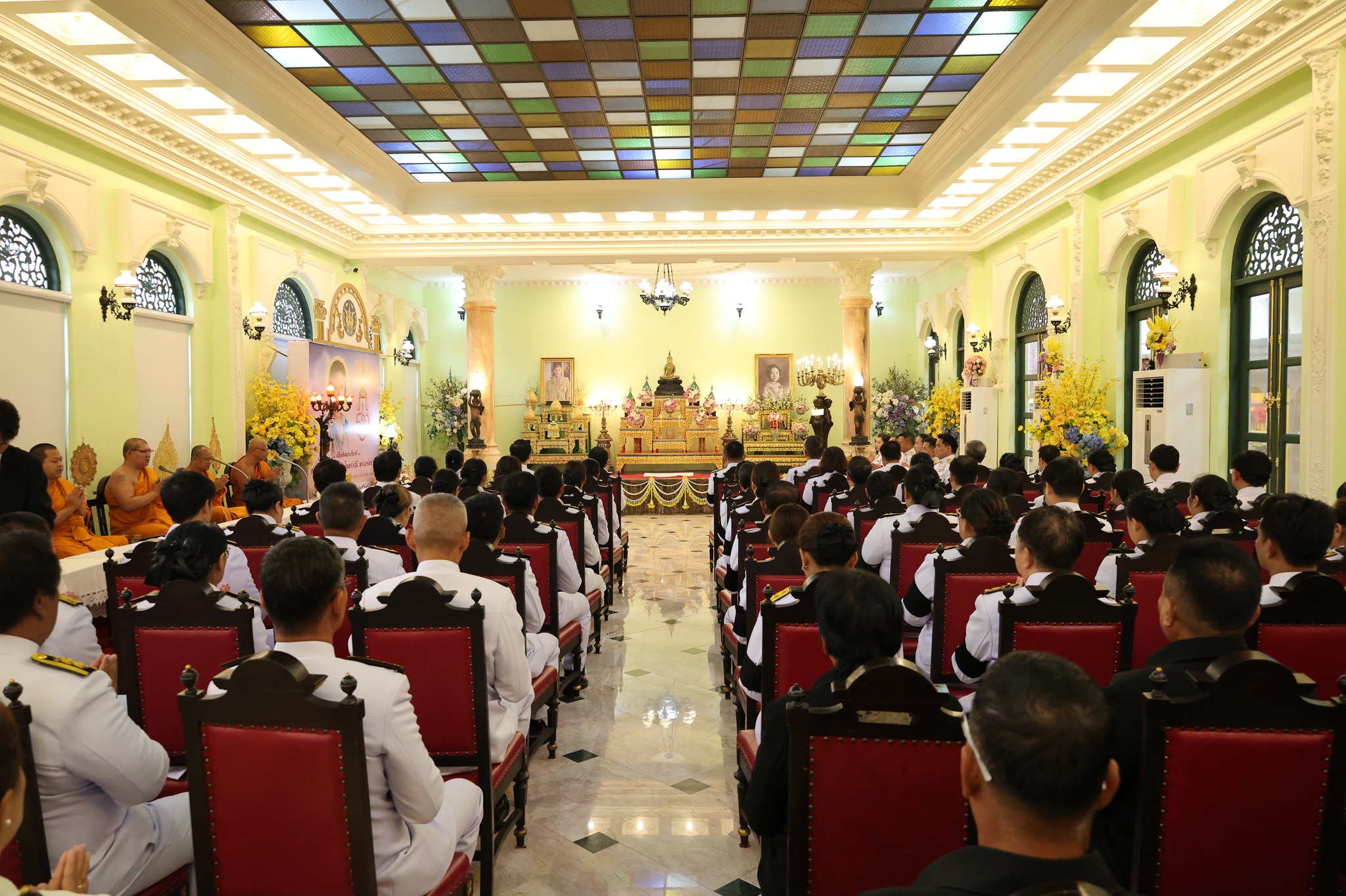 ผู้แทนคณะศิษย์วัดพระธรรมกาย ร่วมบำเพ็ญกุศลอุทิศถวายเป็นพระราชกุศลแด่สมเด็จพระนางเจ้ารำไพพรรณี พระบรมราชินี