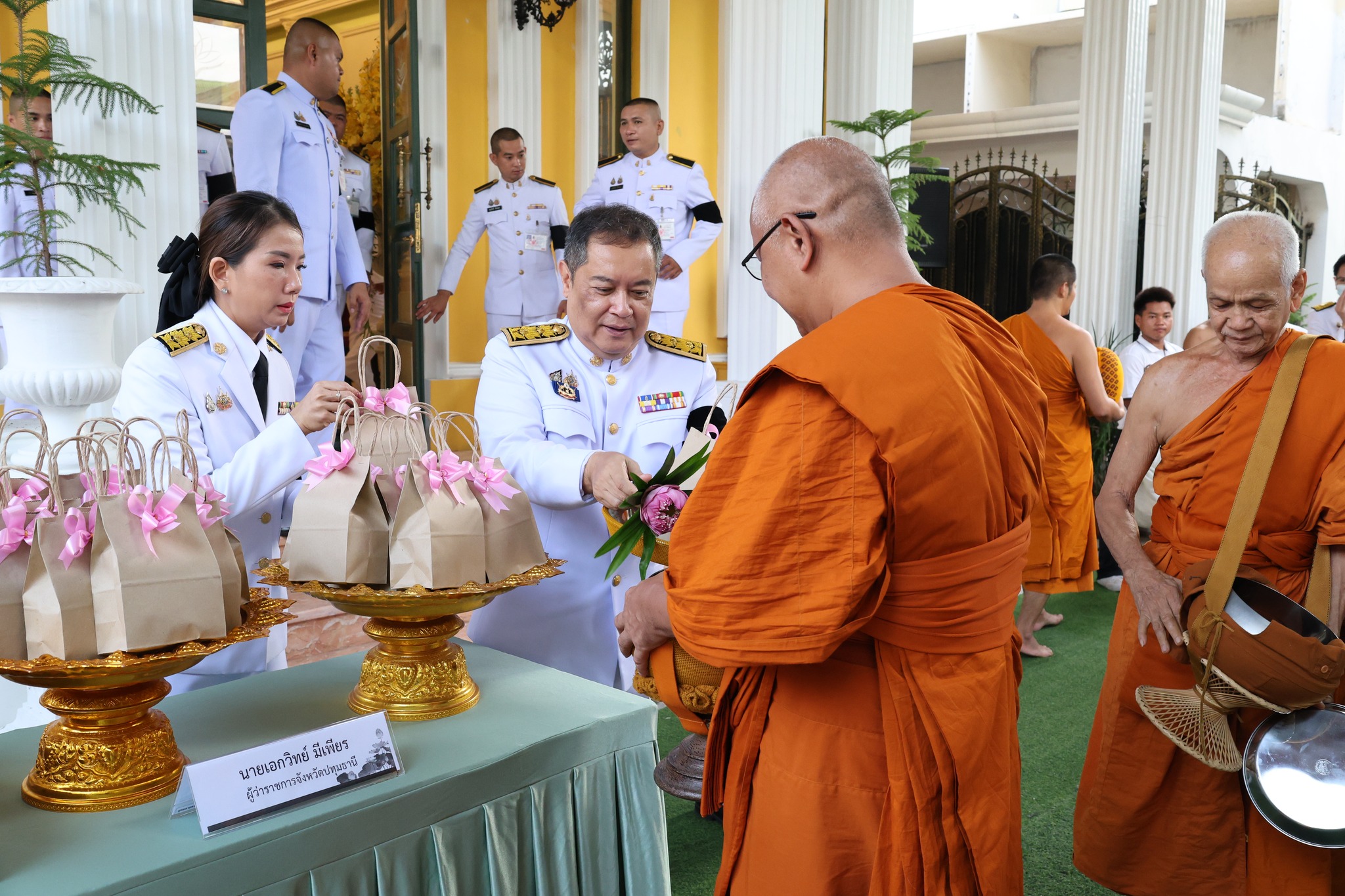 ผู้แทนคณะศิษย์วัดพระธรรมกาย ร่วมบำเพ็ญกุศลอุทิศถวายเป็นพระราชกุศลแด่สมเด็จพระนางเจ้ารำไพพรรณี พระบรมราชินี