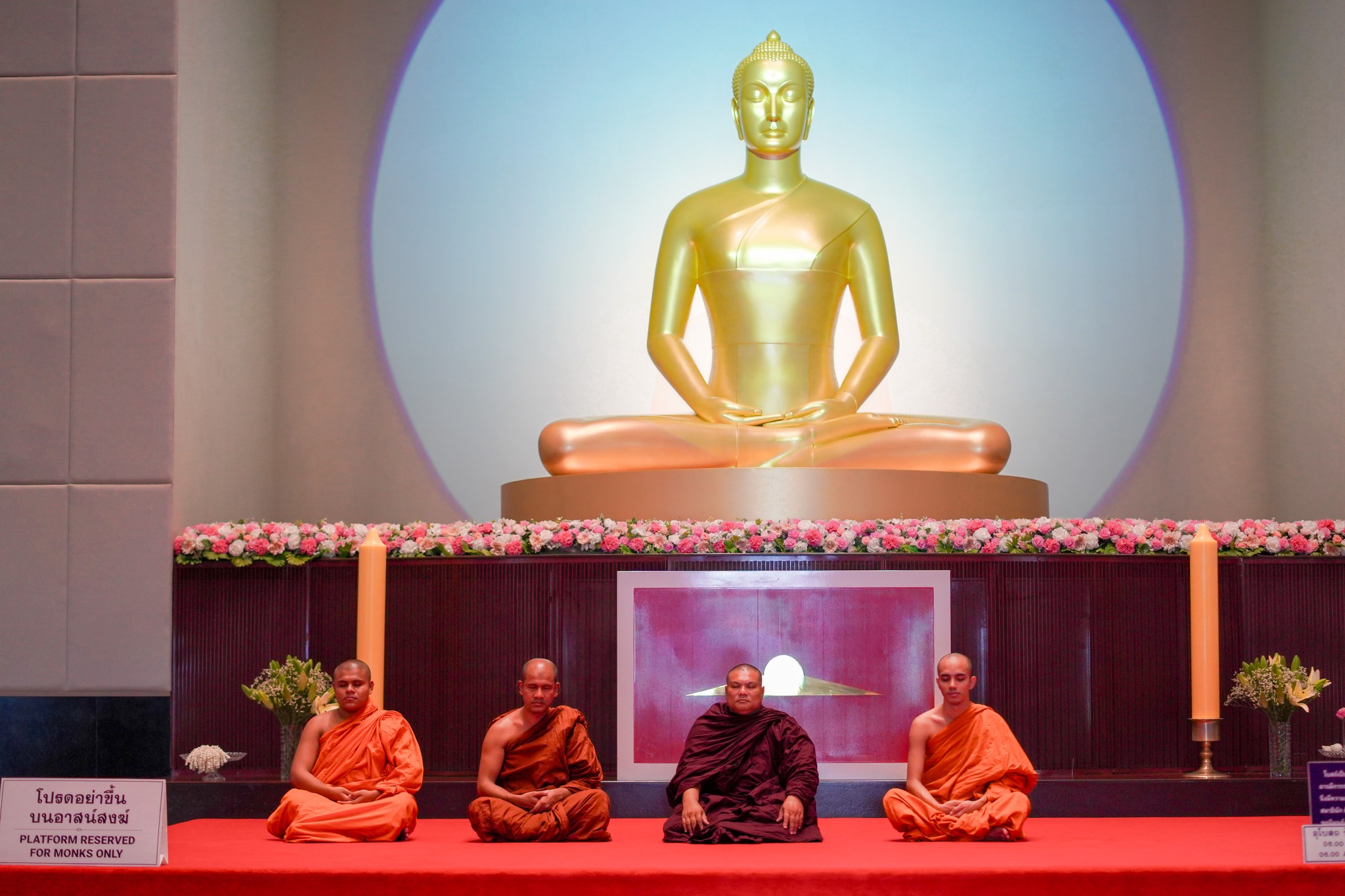 พระภิกษุชาวบังคลาเทศ เดินทางมาเยี่ยมชมวัดพระธรรมกาย
