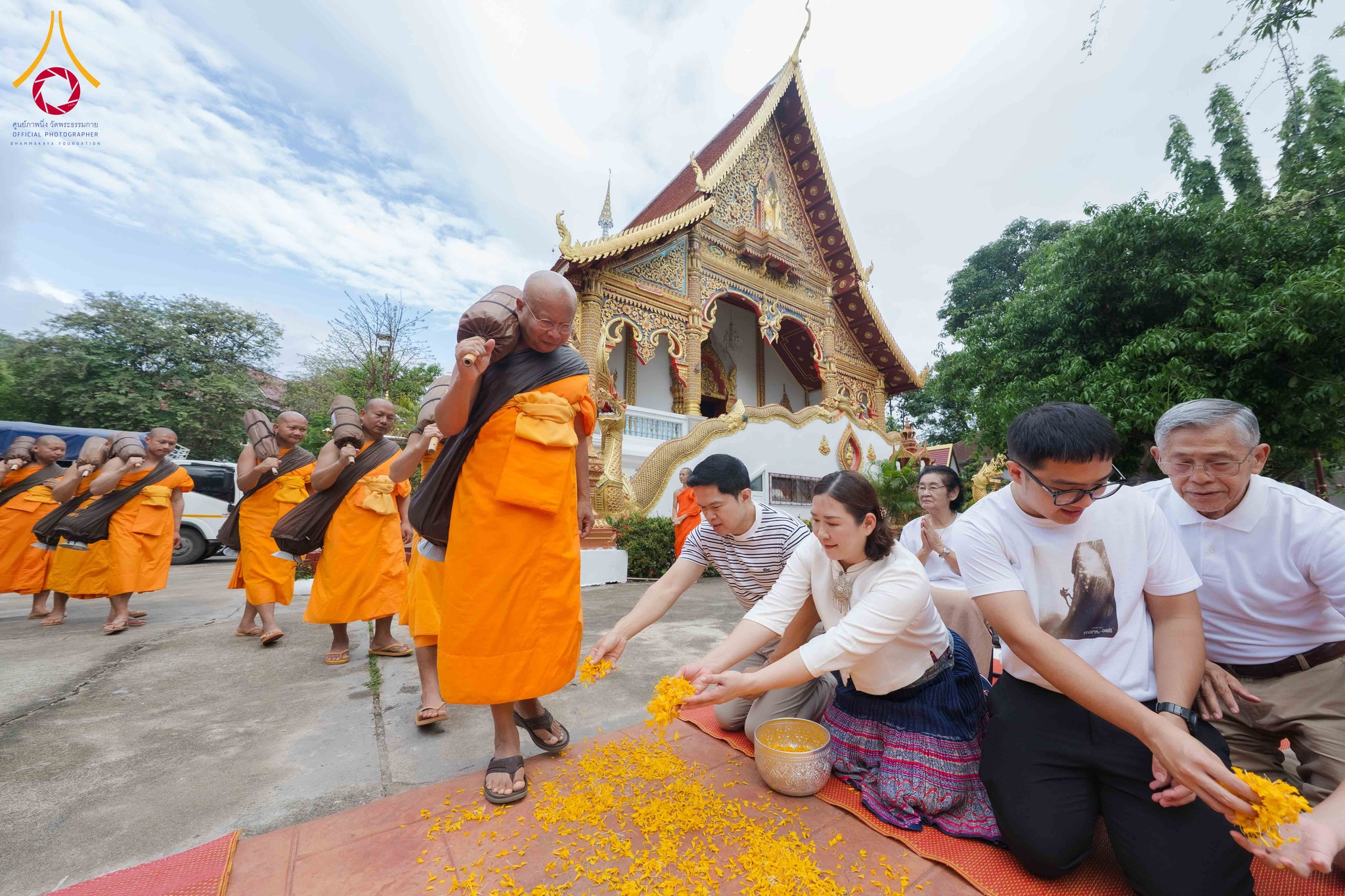 พระภิกษุ สามเณรวัดบ้านขุน จังหวัดเชียงใหม่ เดินธรรมยาตราฉลองแชมป์บาลี คณะสงฆ์หนเหนือ