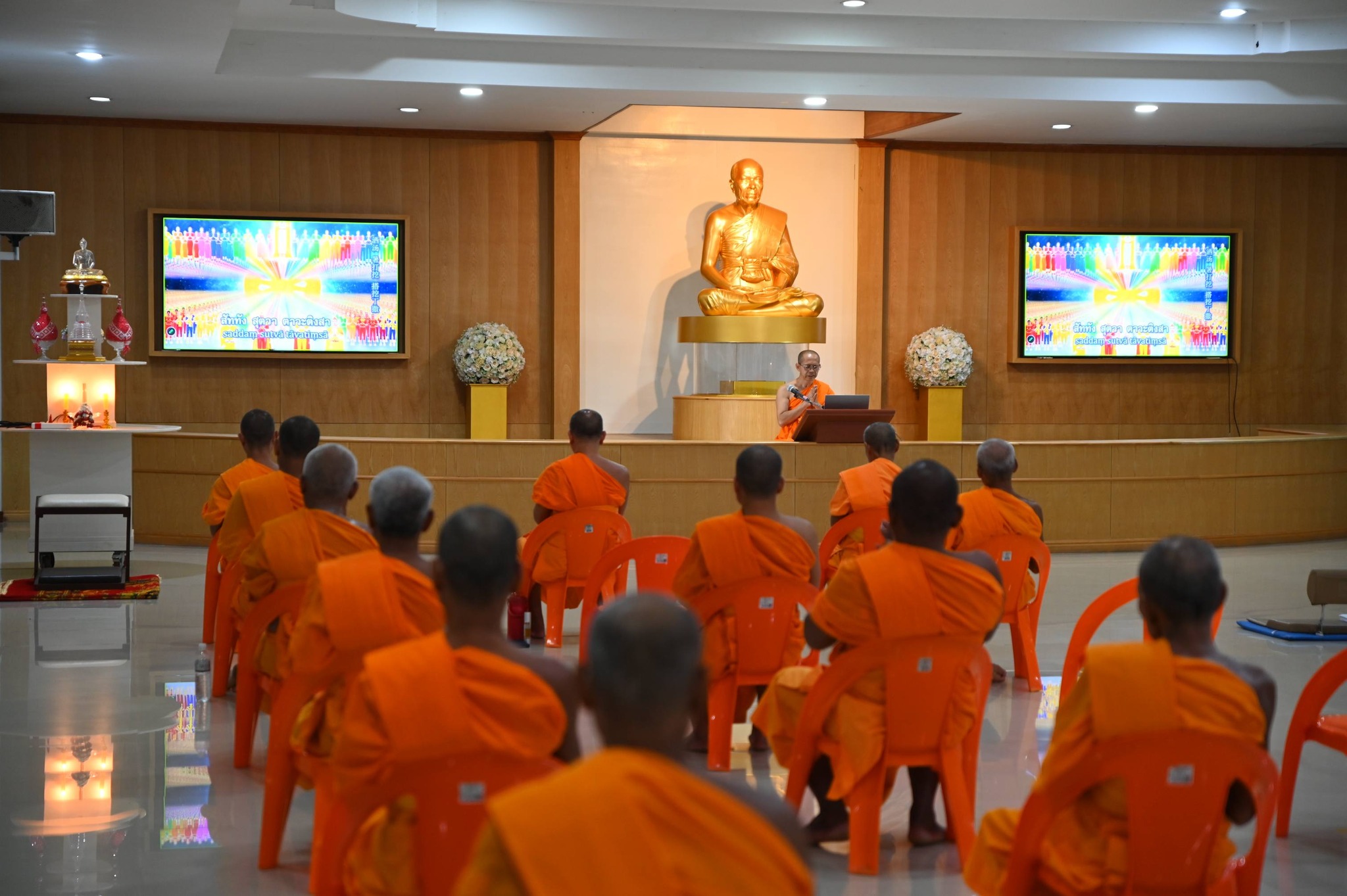 ศูนย์ปฏิบัติธรรมพนมสารคาม จัดปฏิบัติธรรมประจำสัปดาห์ โครงการหมู่บ้านรักษาศีล 5