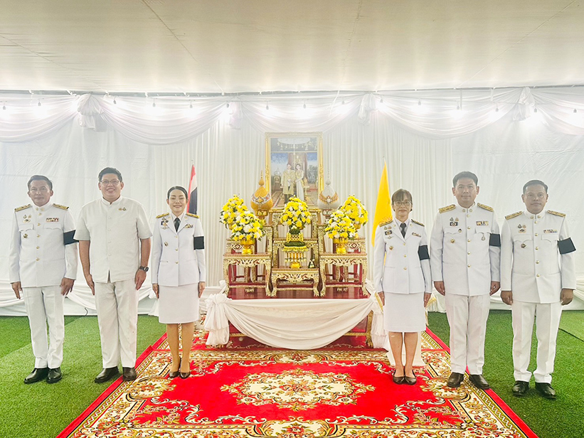 ผู้แทนคณะศิษย์วัดพระธรรมกาย ร่วมพิธีเชิญพุ่มดอกบัวประดิษฐ์พระราชทาน ถวายสักการะ “พระศรีมหาโพธิทศมราชบพิตร”