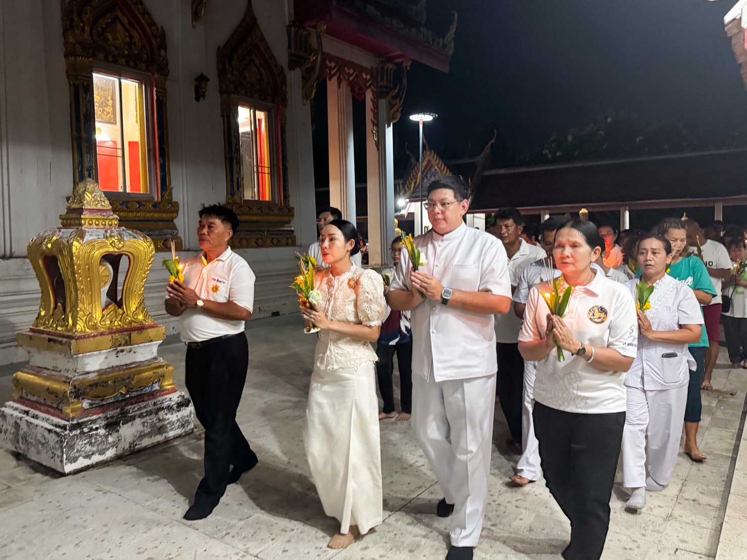 พุทธศาสนิกชน อำเภอคลองหลวง ร่วมกิจกรรมงานบุญเนื่องในวันวิสาขบูชา