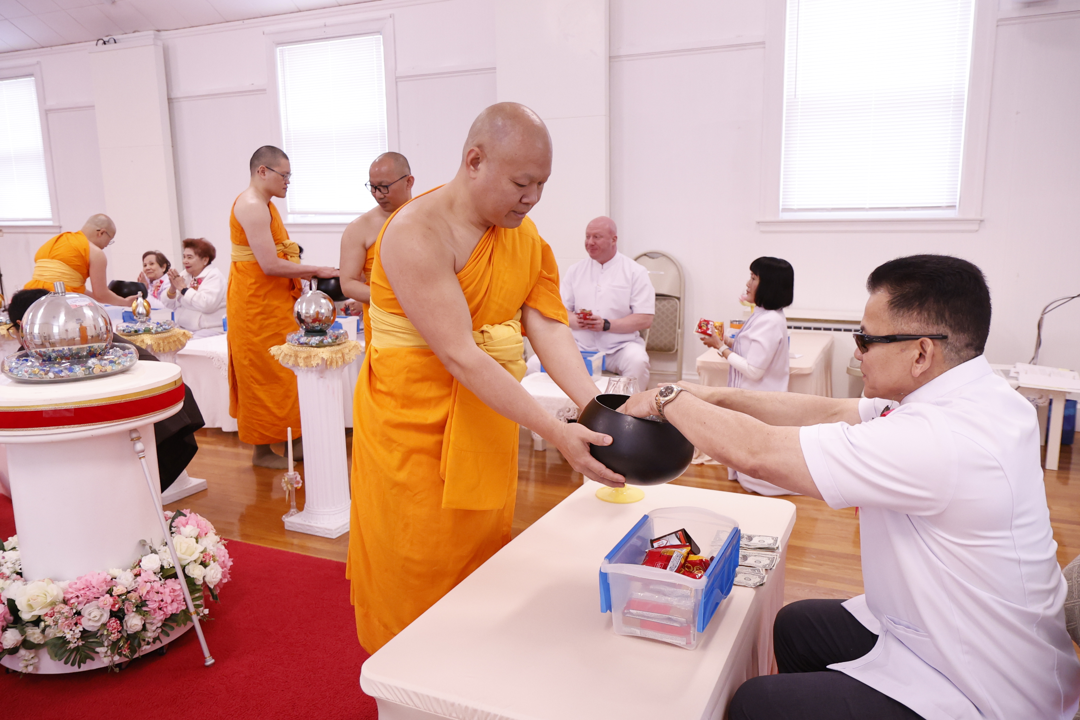 วัดพระธรรมกายบอสตัน จัดงานบุญเนื่องในวันวิสาขบูชา