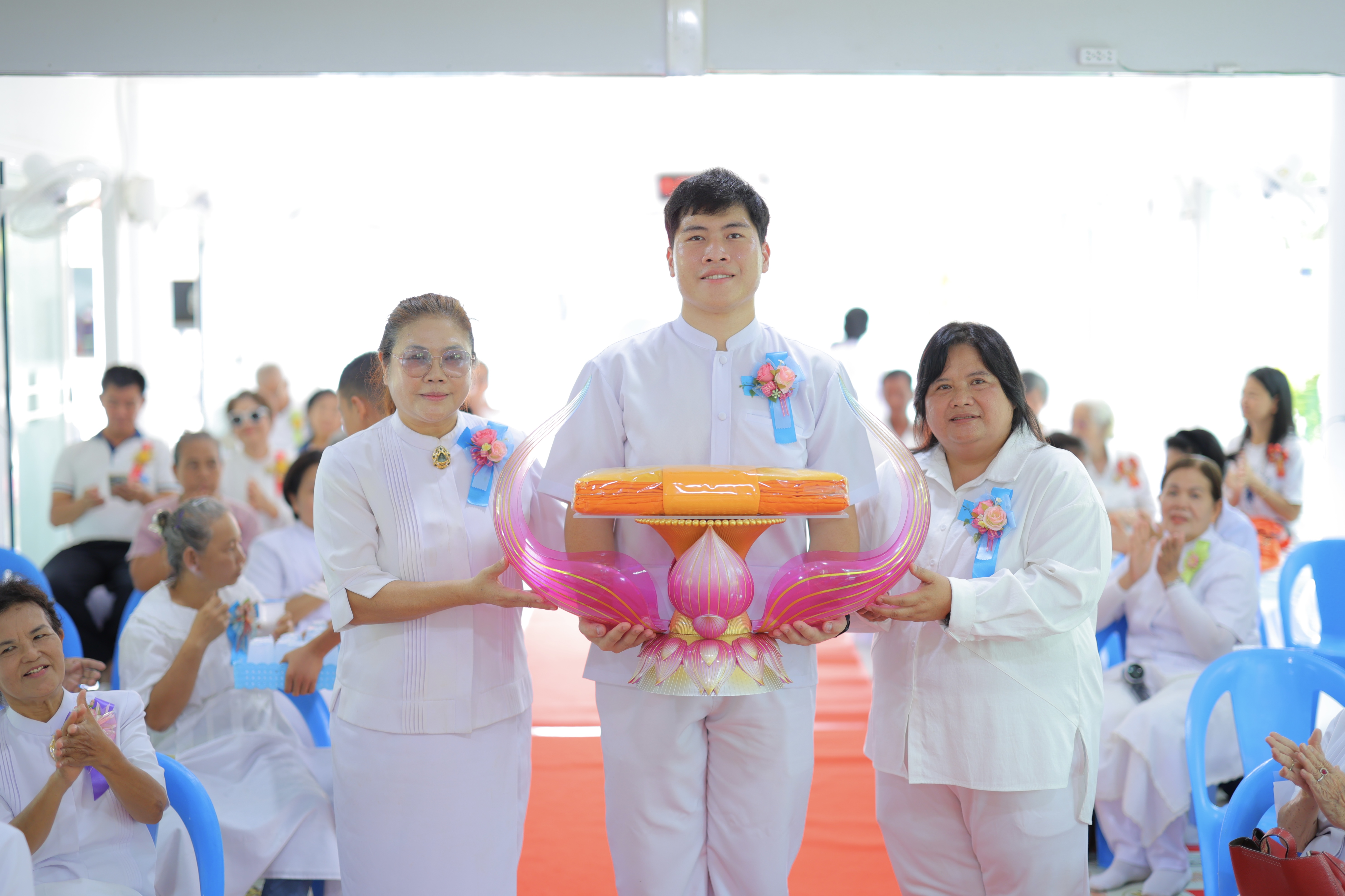 พิธีทอดผ้าป่าสามัคคี เพื่อสร้างทุกสิ่งและชำระหนี้สงฆ์ ณ ศูนย์ปฏิบัติธรรมอัมพวา