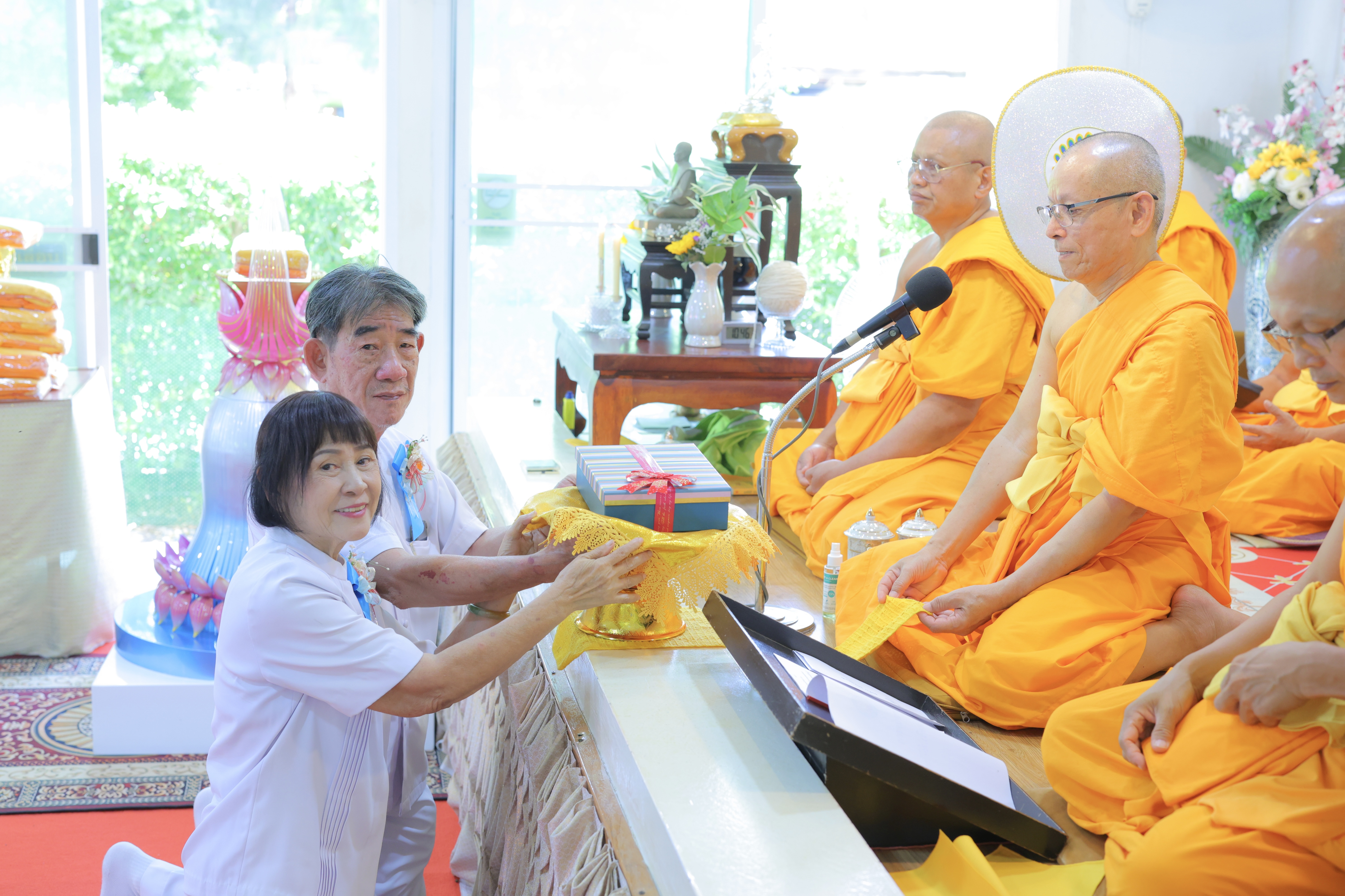 พิธีทอดผ้าป่าสามัคคี เพื่อสร้างทุกสิ่งและชำระหนี้สงฆ์ ณ ศูนย์ปฏิบัติธรรมอัมพวา