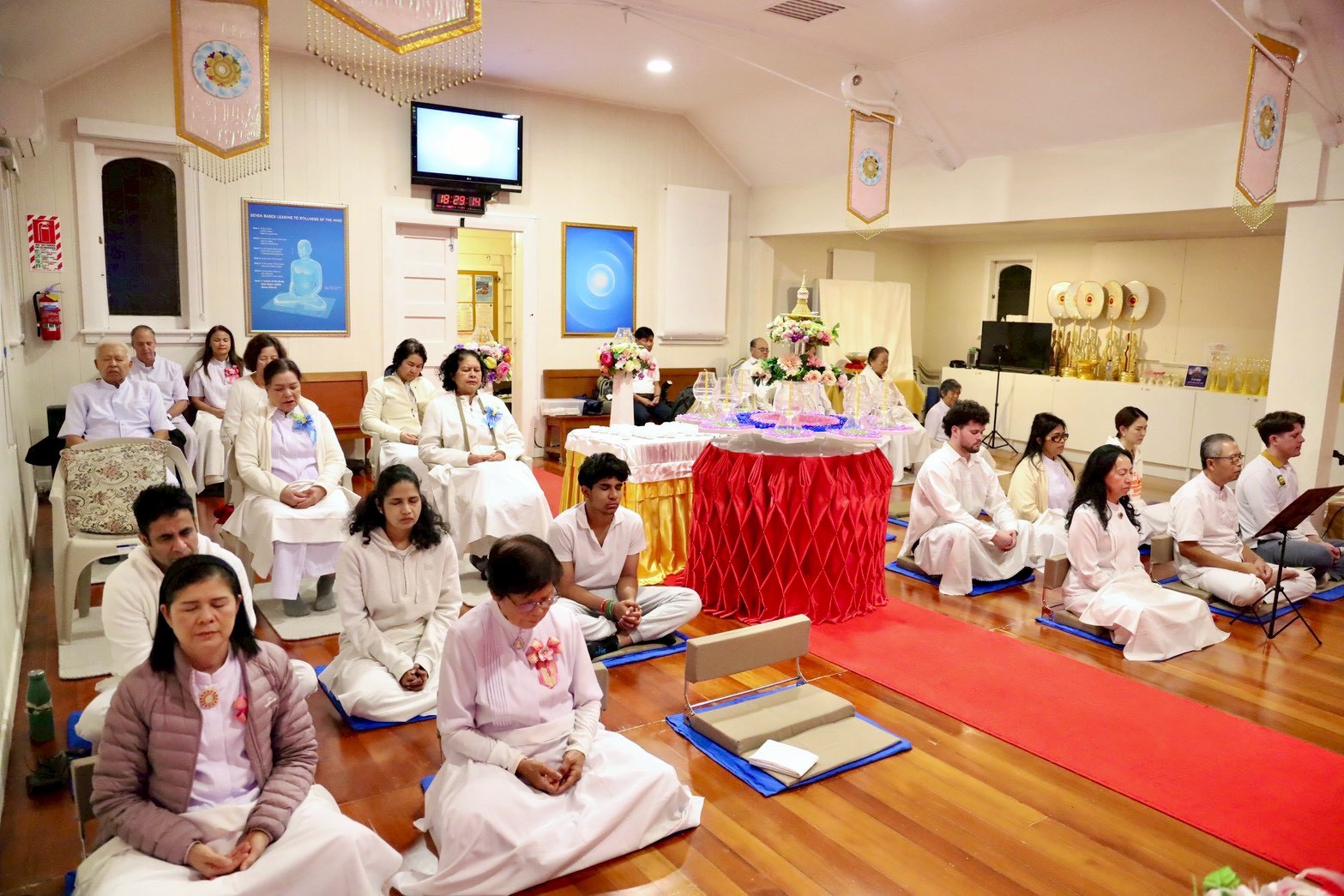 วัดพระธรรมกายโอ๊คแลนด์ จัดงานบุญเนื่องในวันวิสาขบูชา